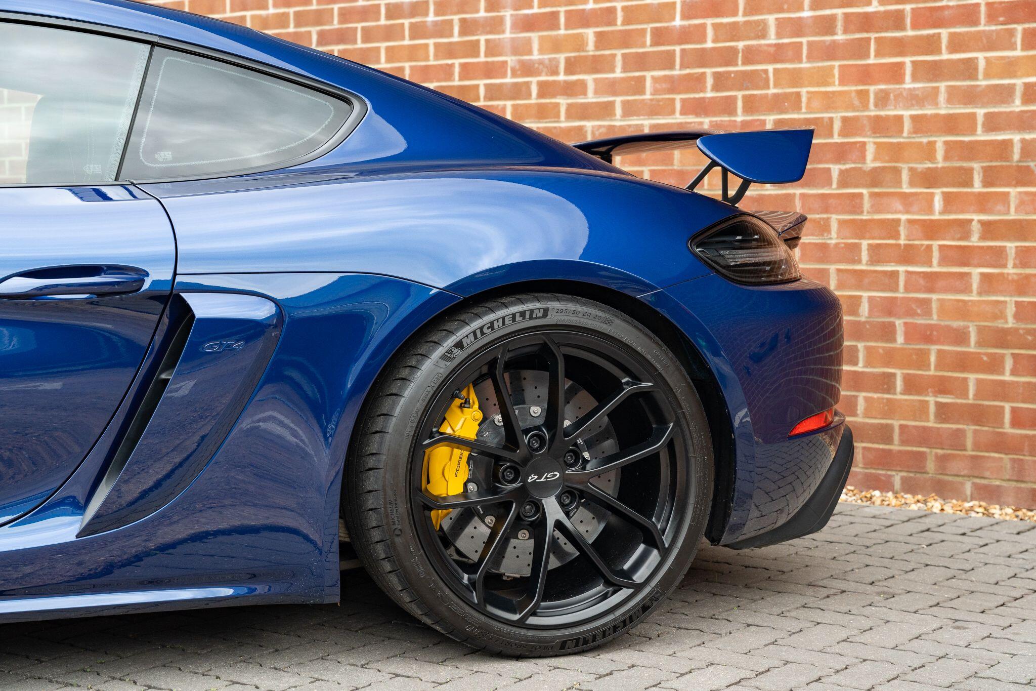 Porsche Cayman view 20
