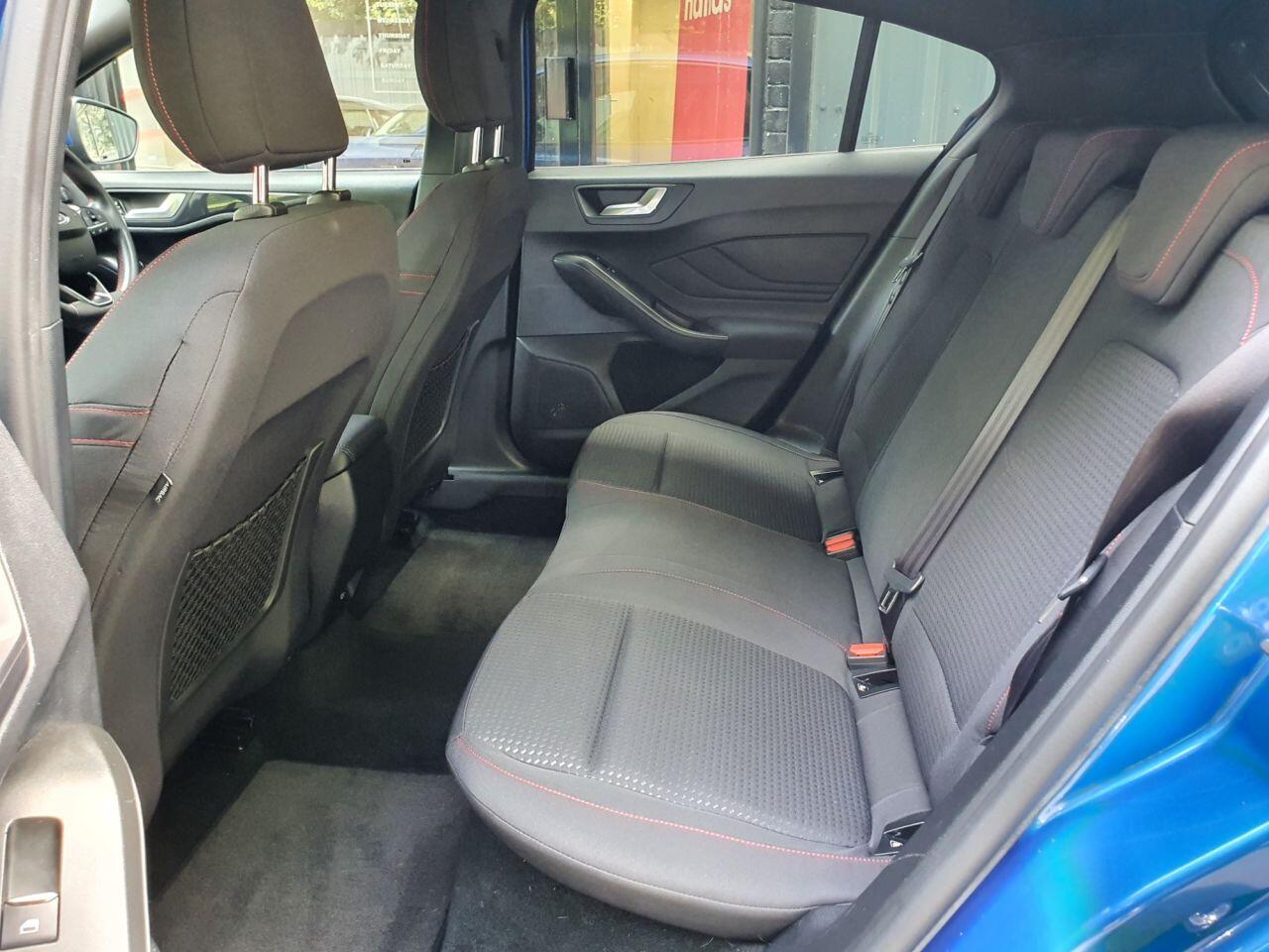 Ford Focus view 22