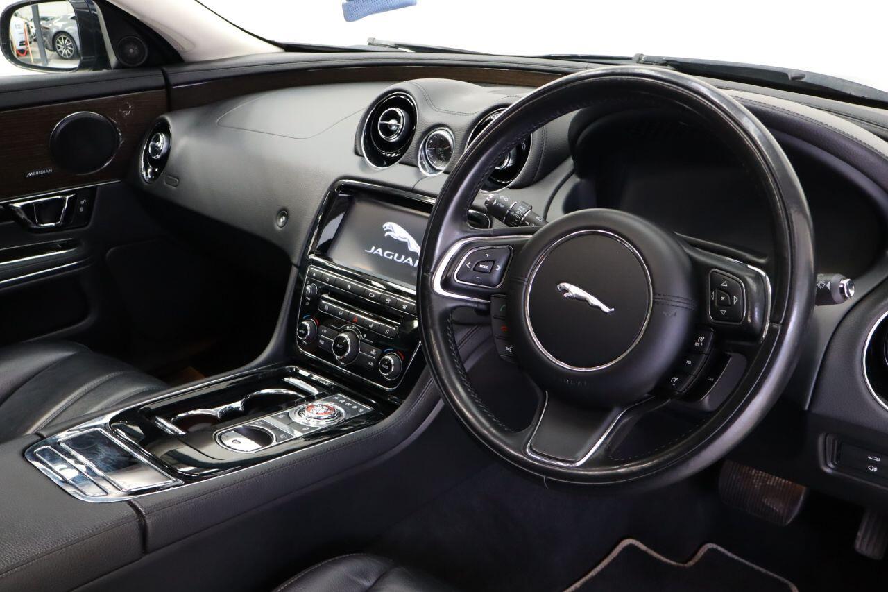 Jaguar XJ view 12