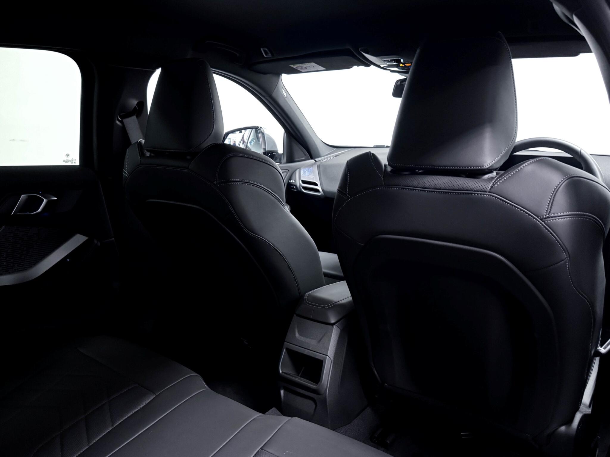 BMW 1 Series view 9