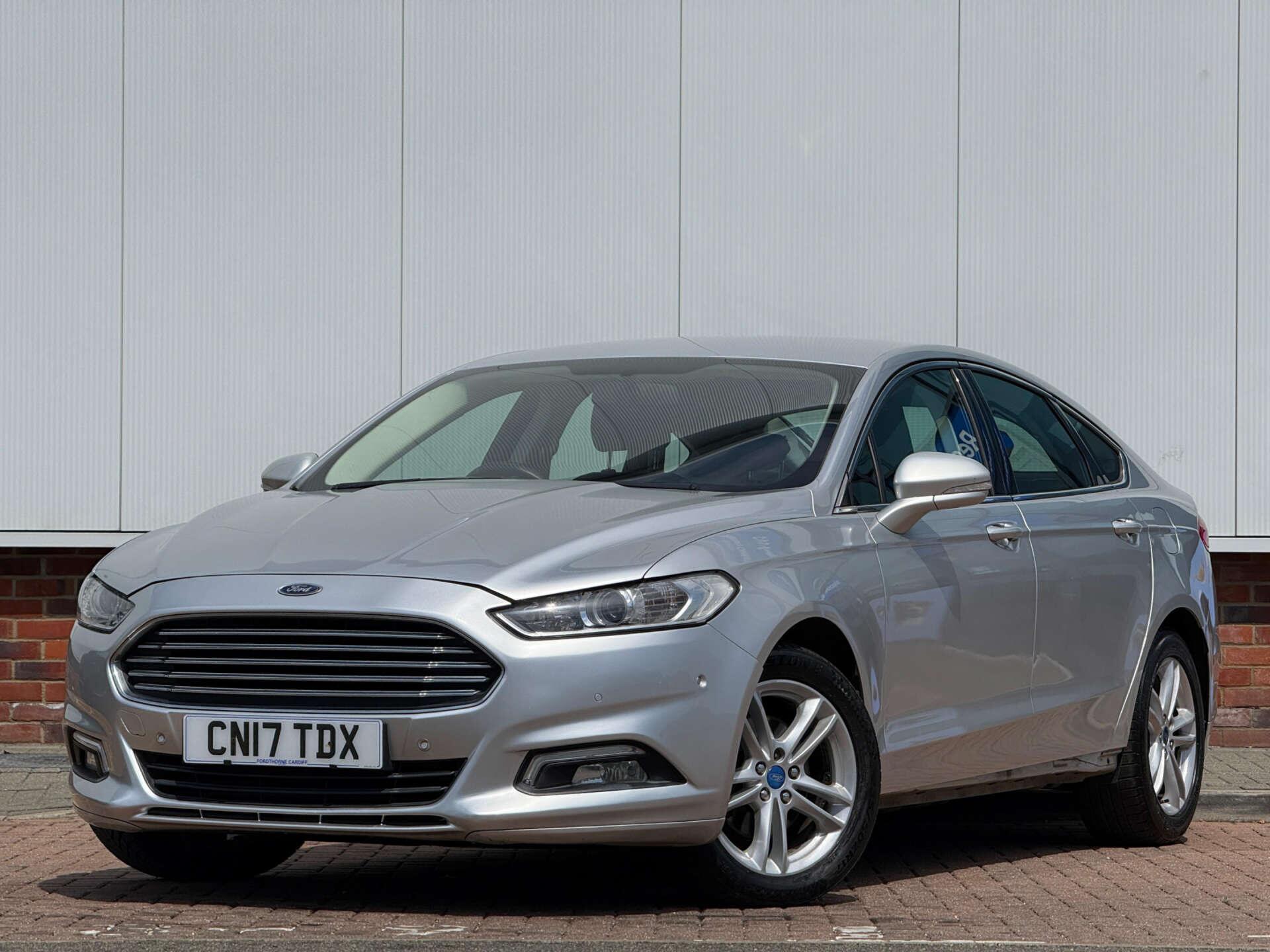 Ford Mondeo view 3
