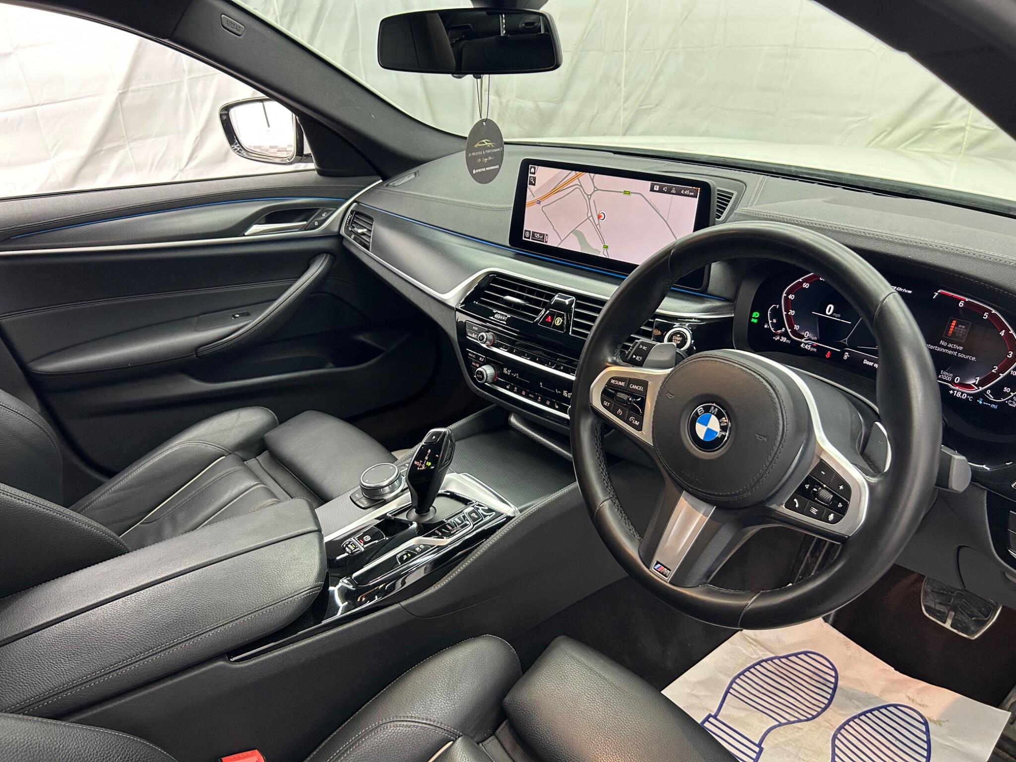 BMW 5 Series view 11