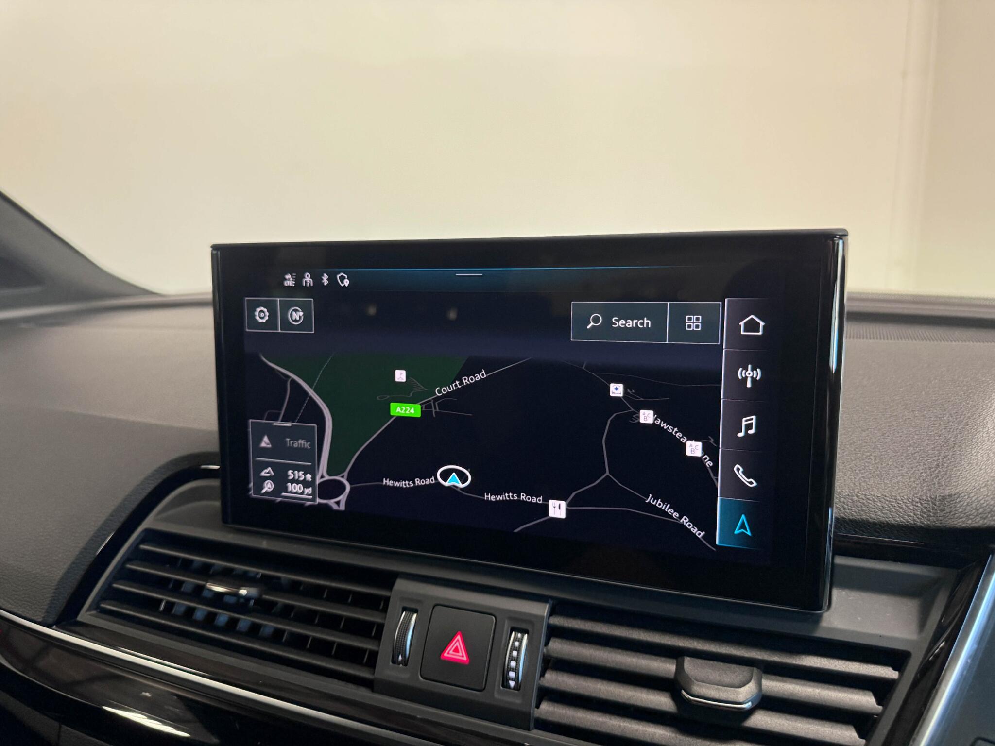 Audi Q5 view 9