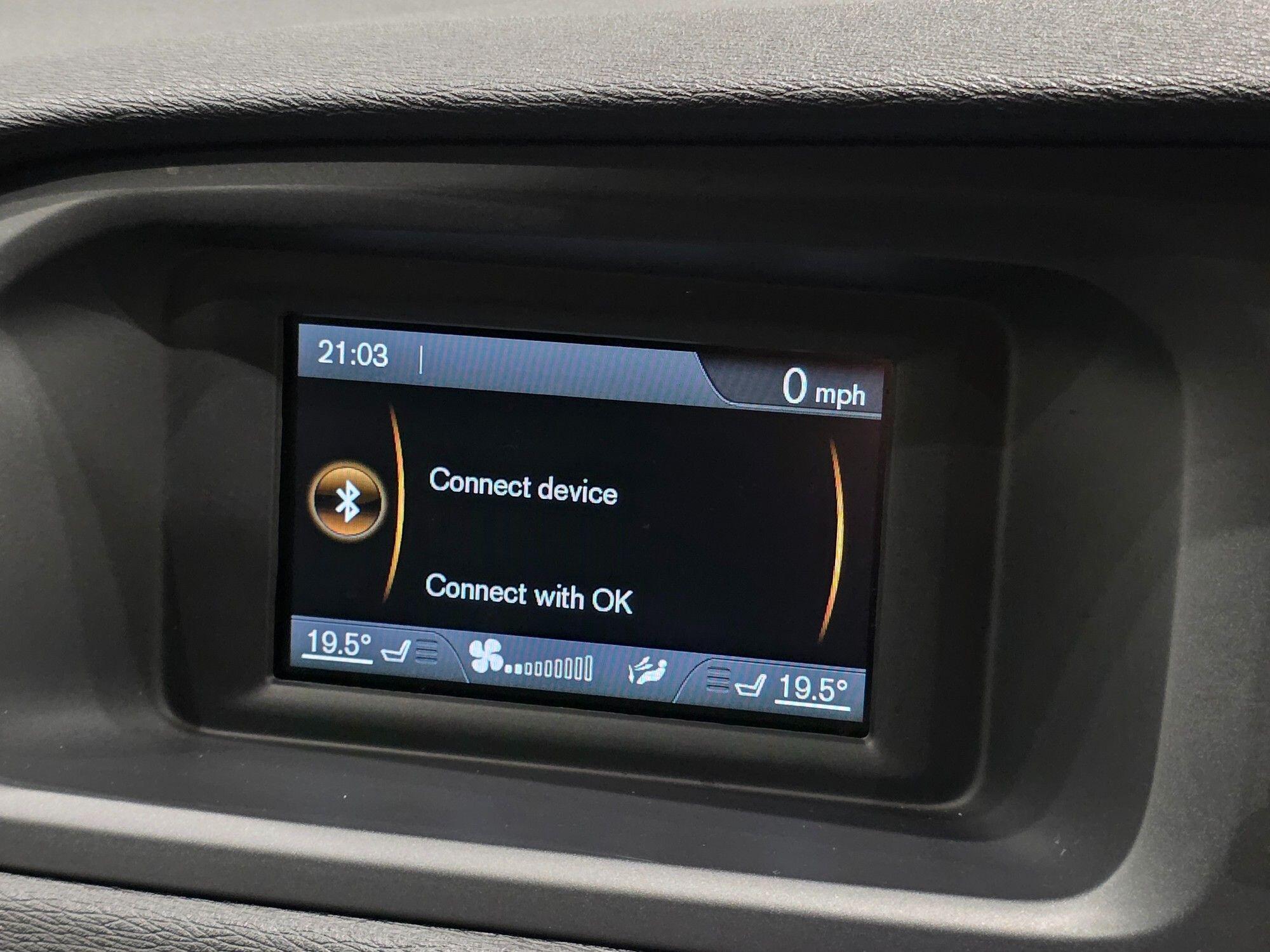 Volvo V40 Cross Country view 67