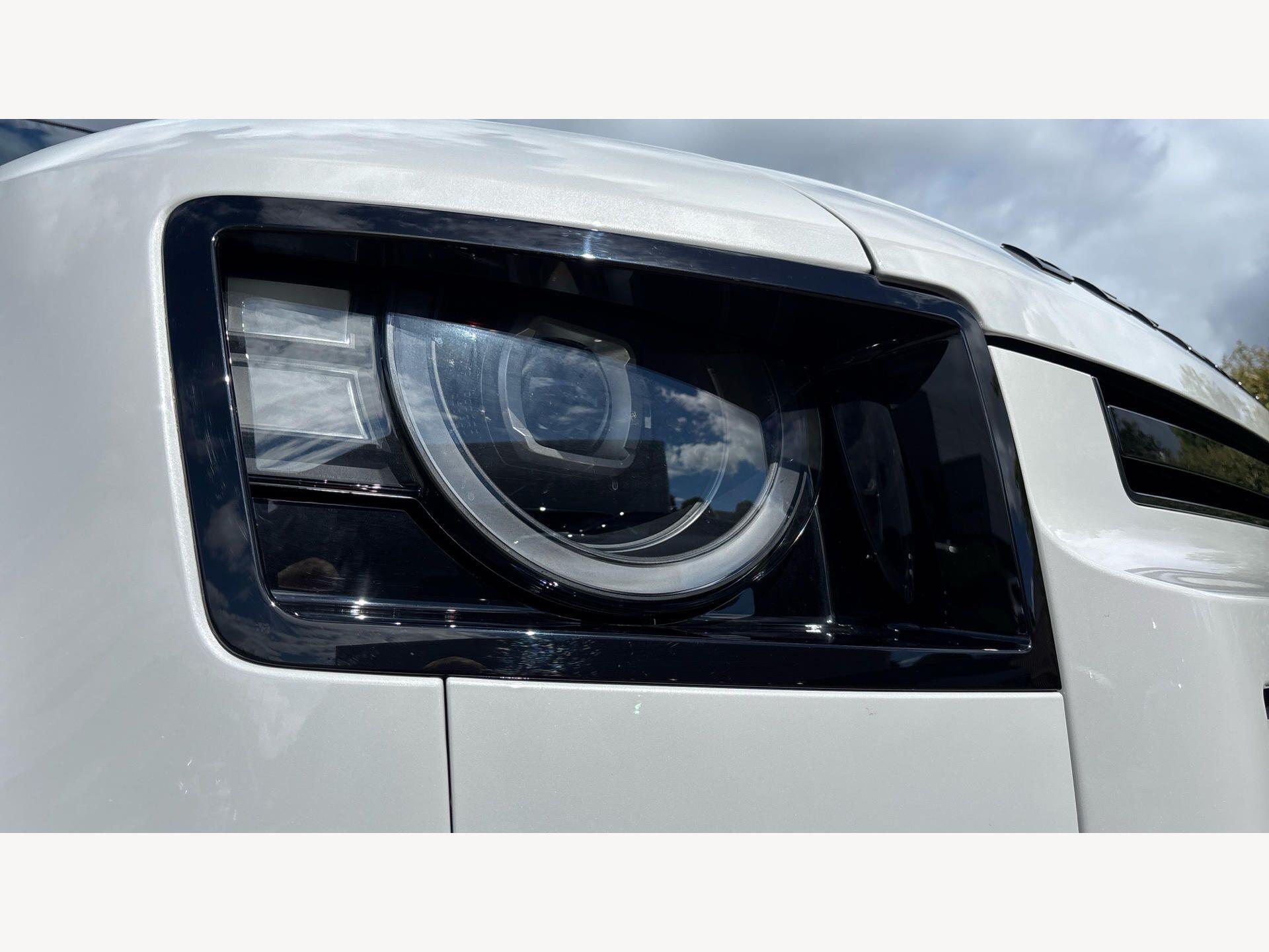 Land Rover Defender view 21