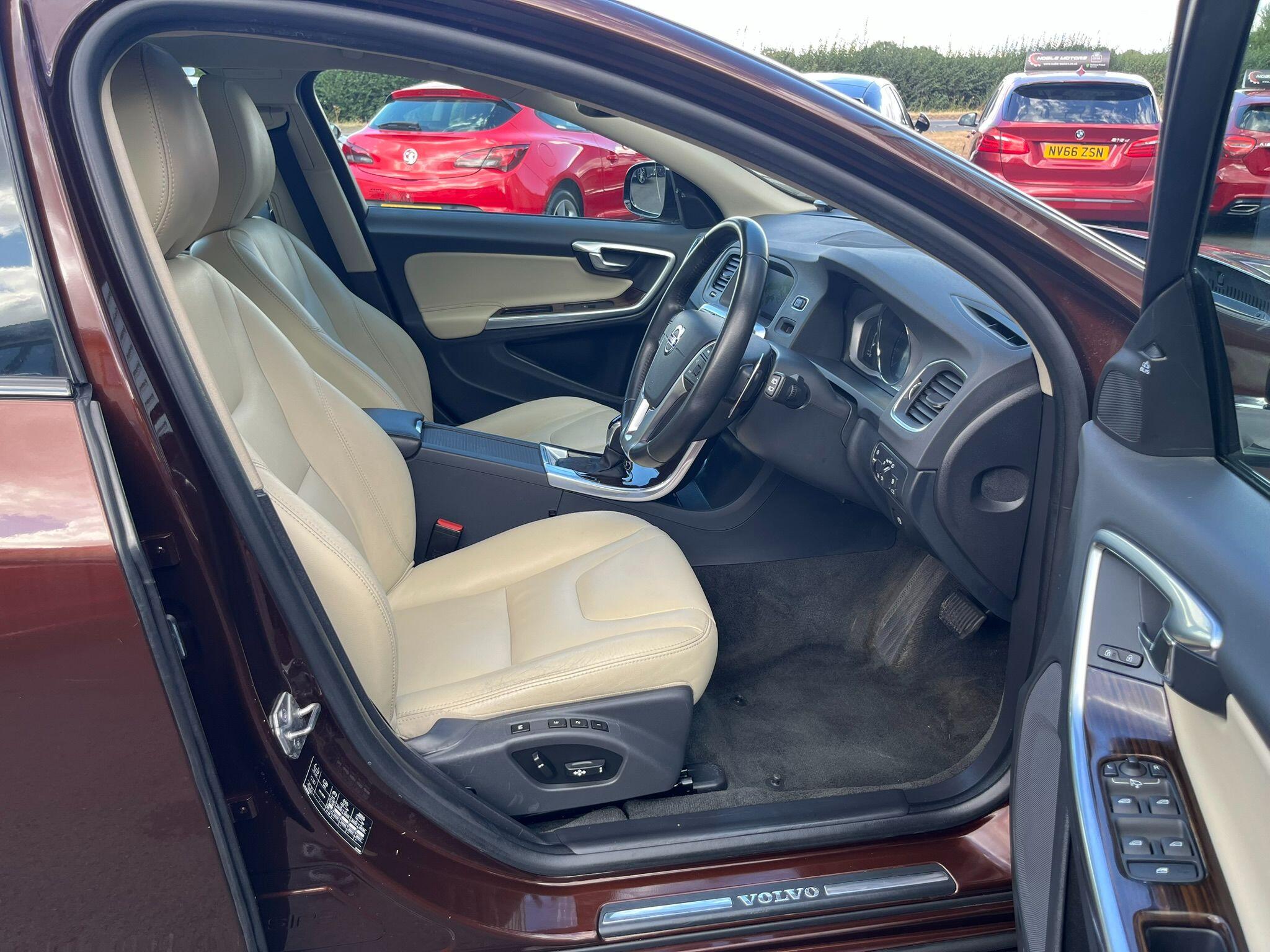 Volvo V60 view 9