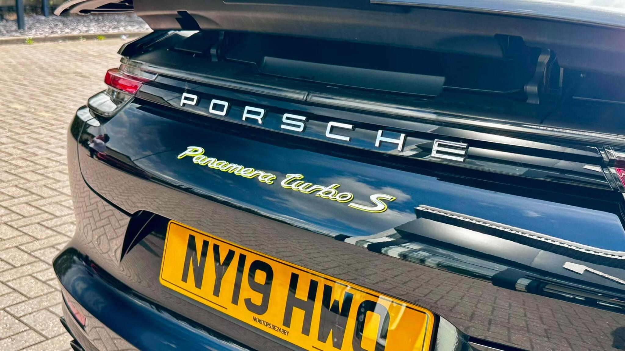 Porsche Panamera view 19