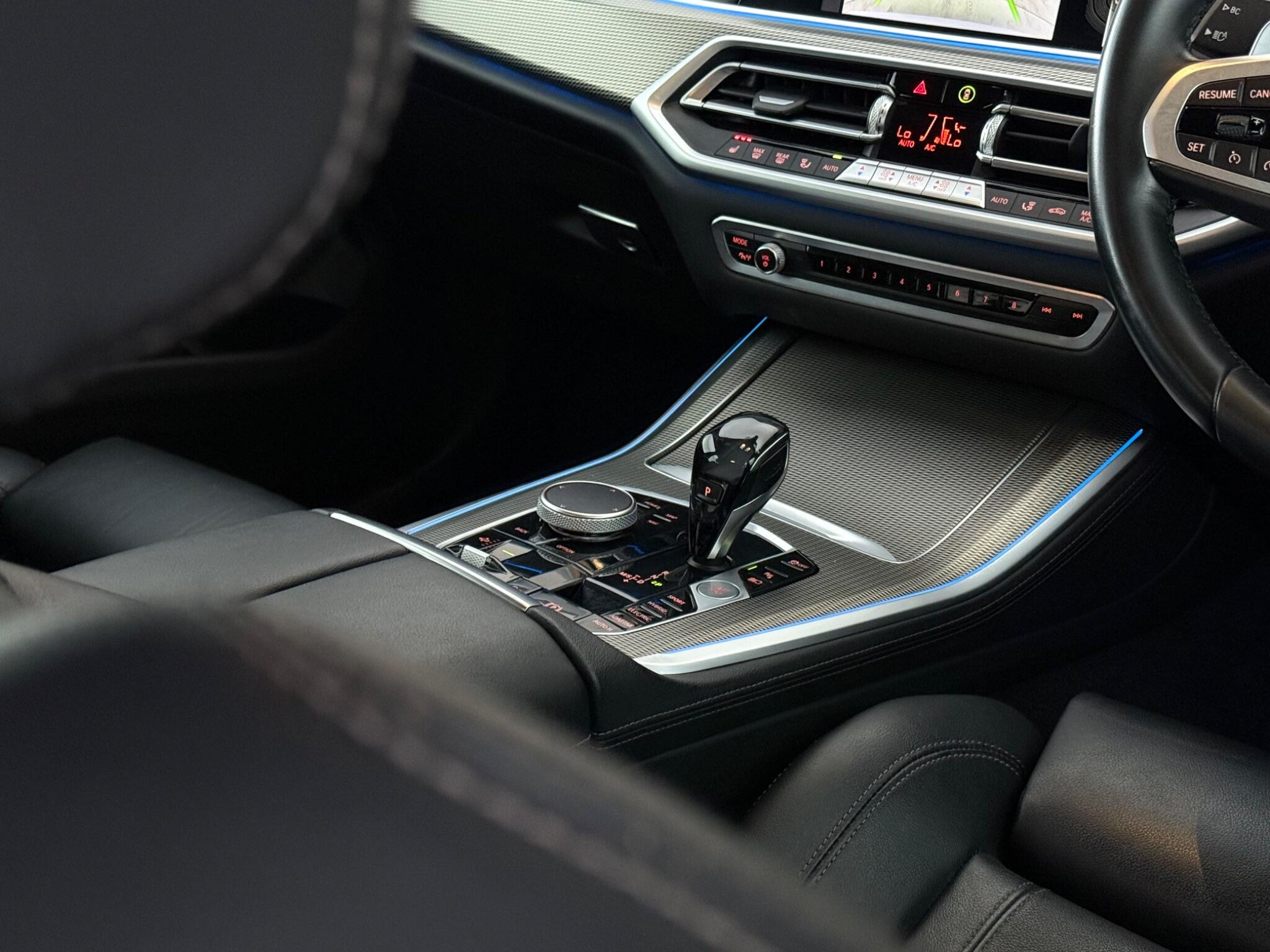 BMW X5 view 3