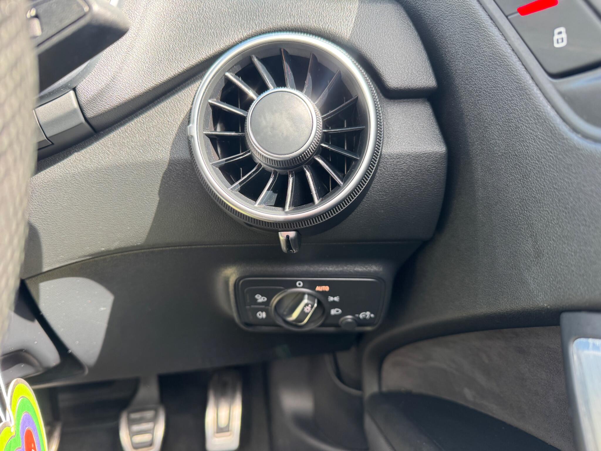 Audi TT view 74