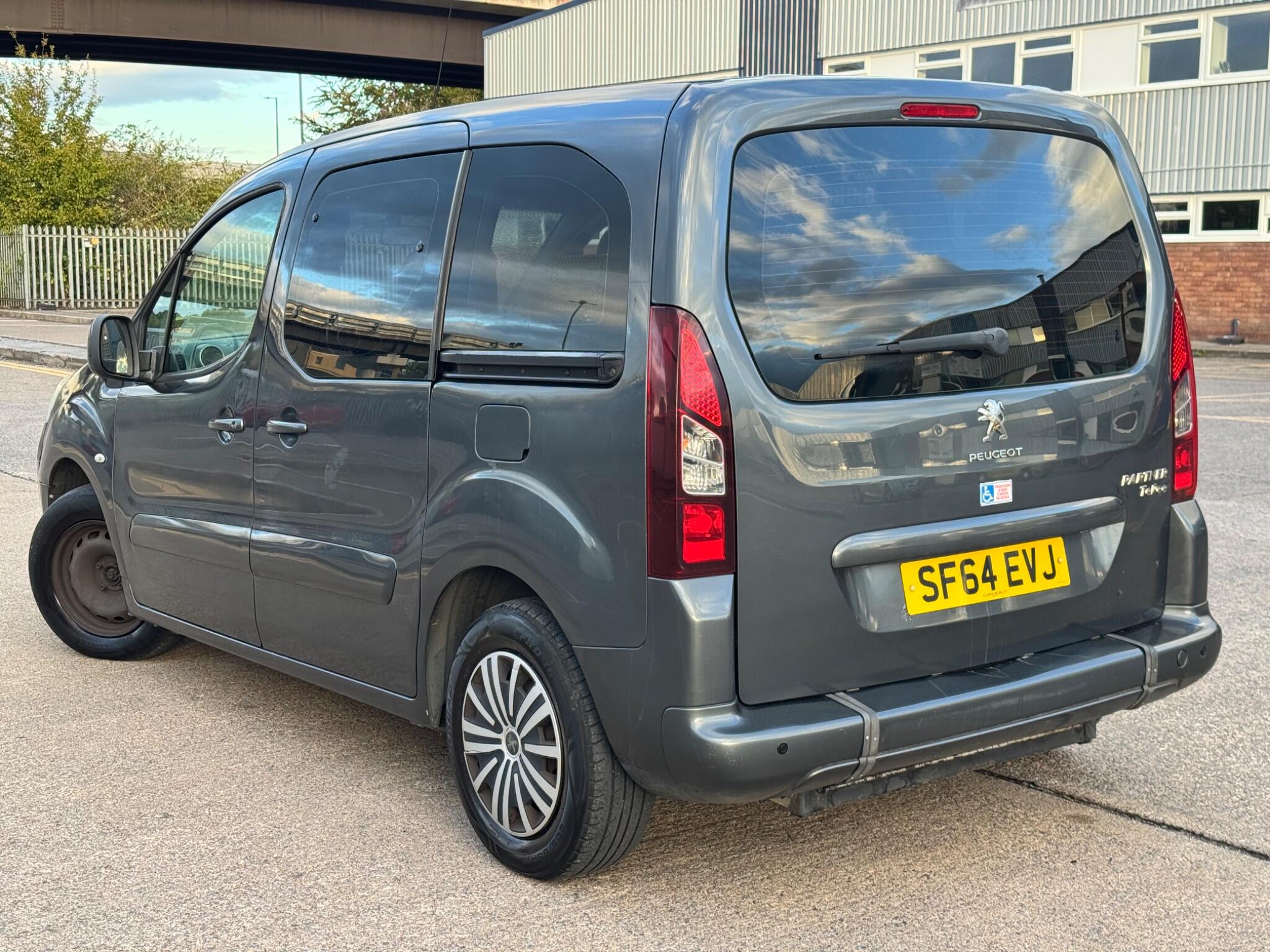 Peugeot Partner Tepee view 4