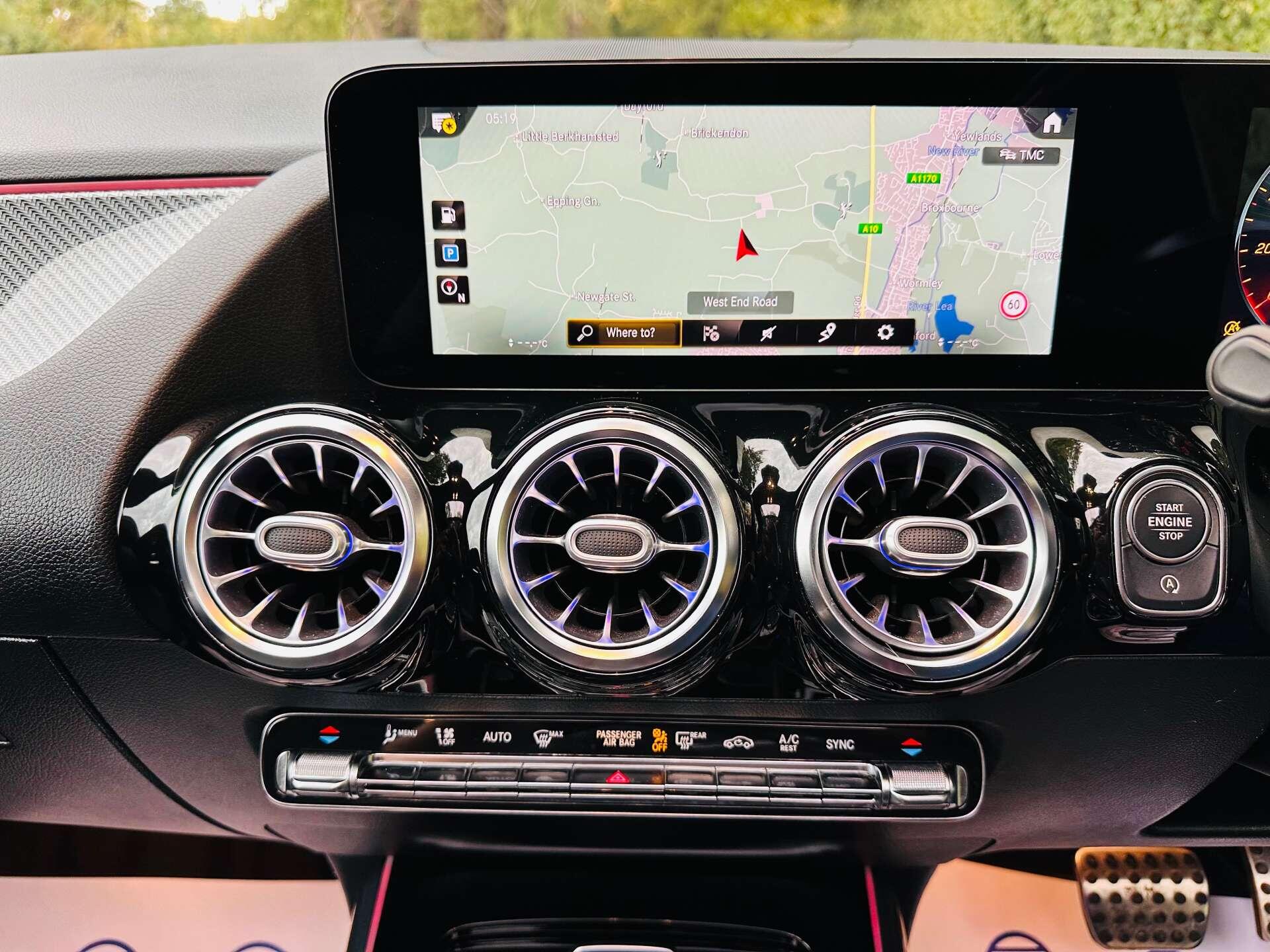 Mercedes-Benz Gla view 10