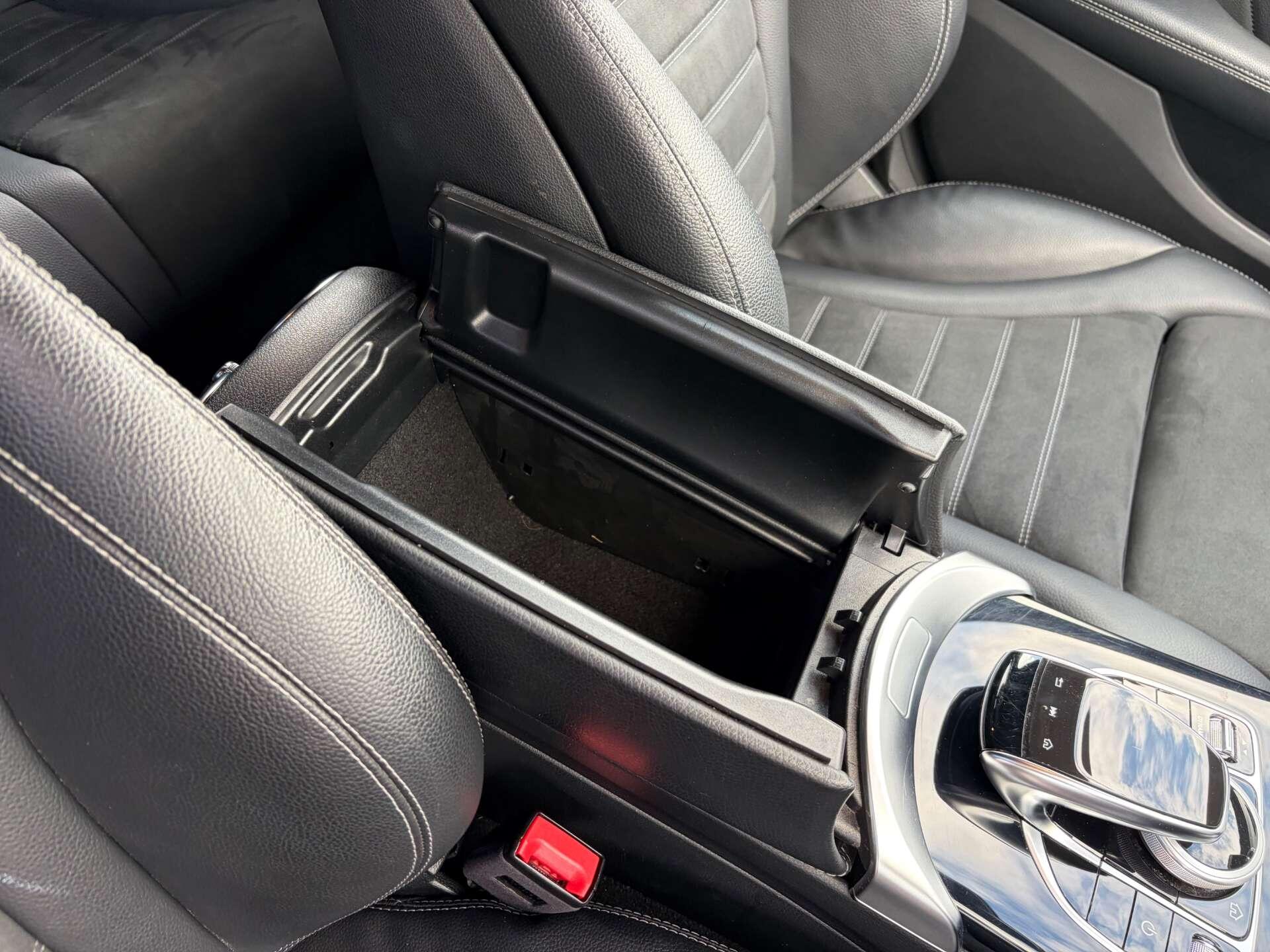 Mercedes-Benz C Class view 49