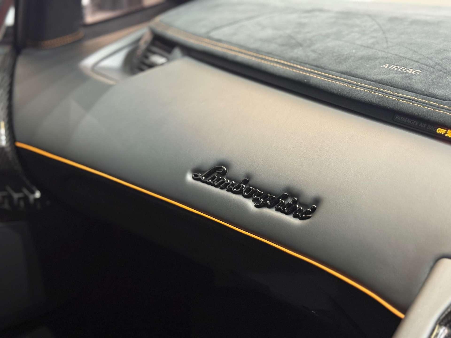 Lamborghini Aventador view 45