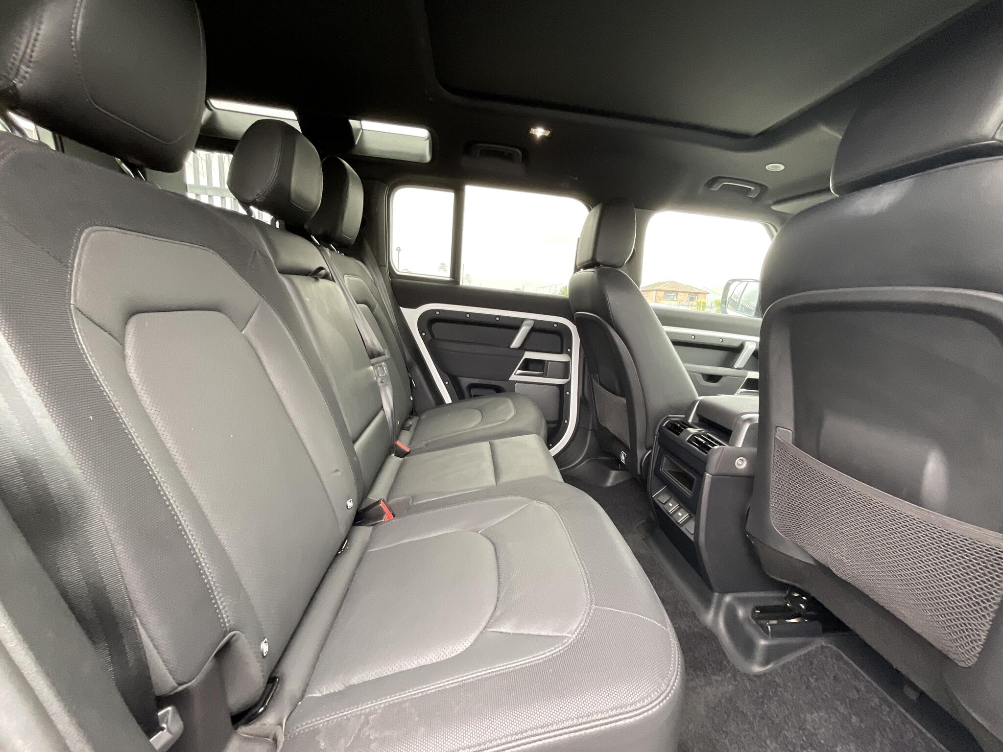 Land Rover Defender 110 view 12