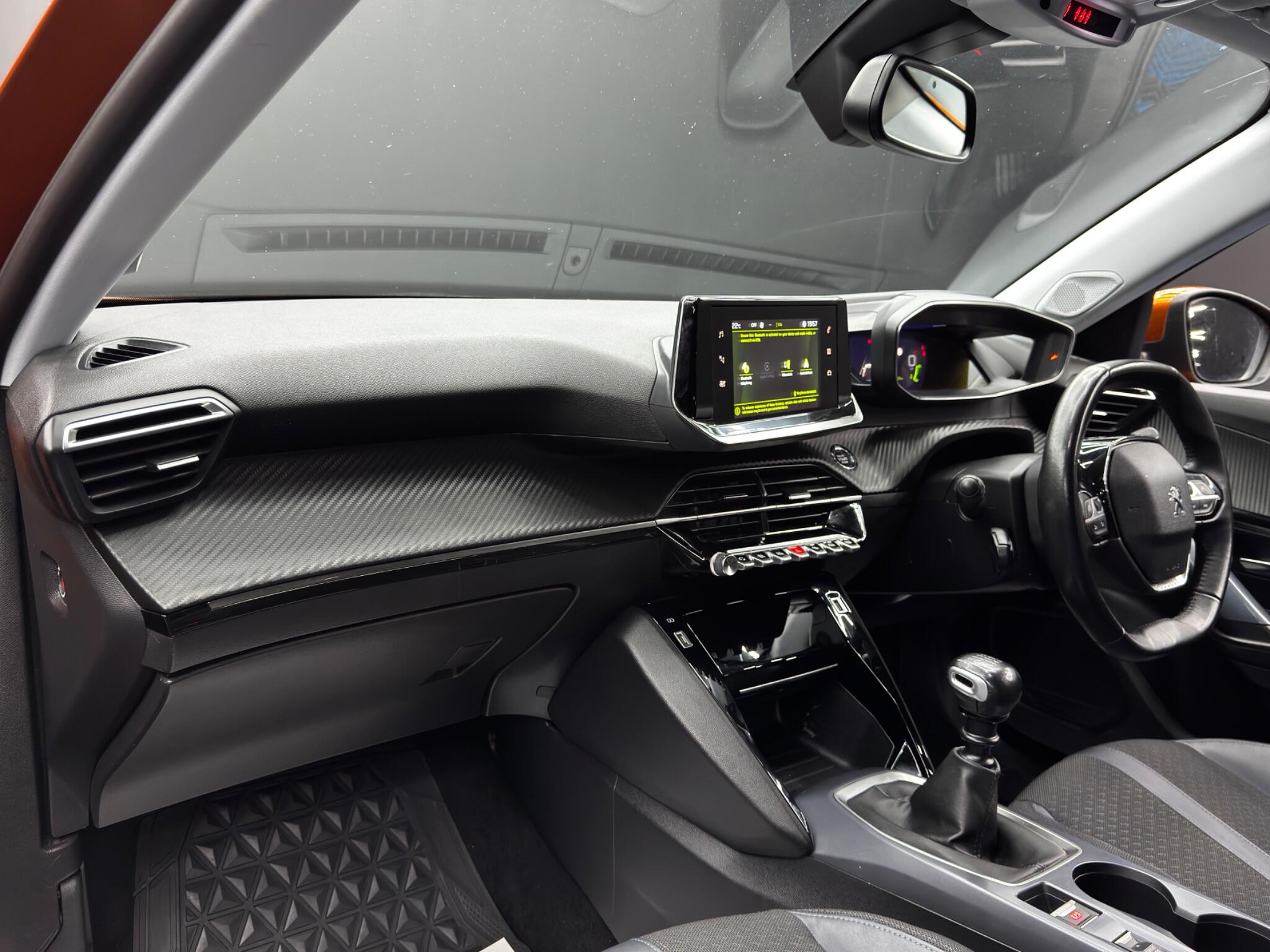 Peugeot 2008 view 11