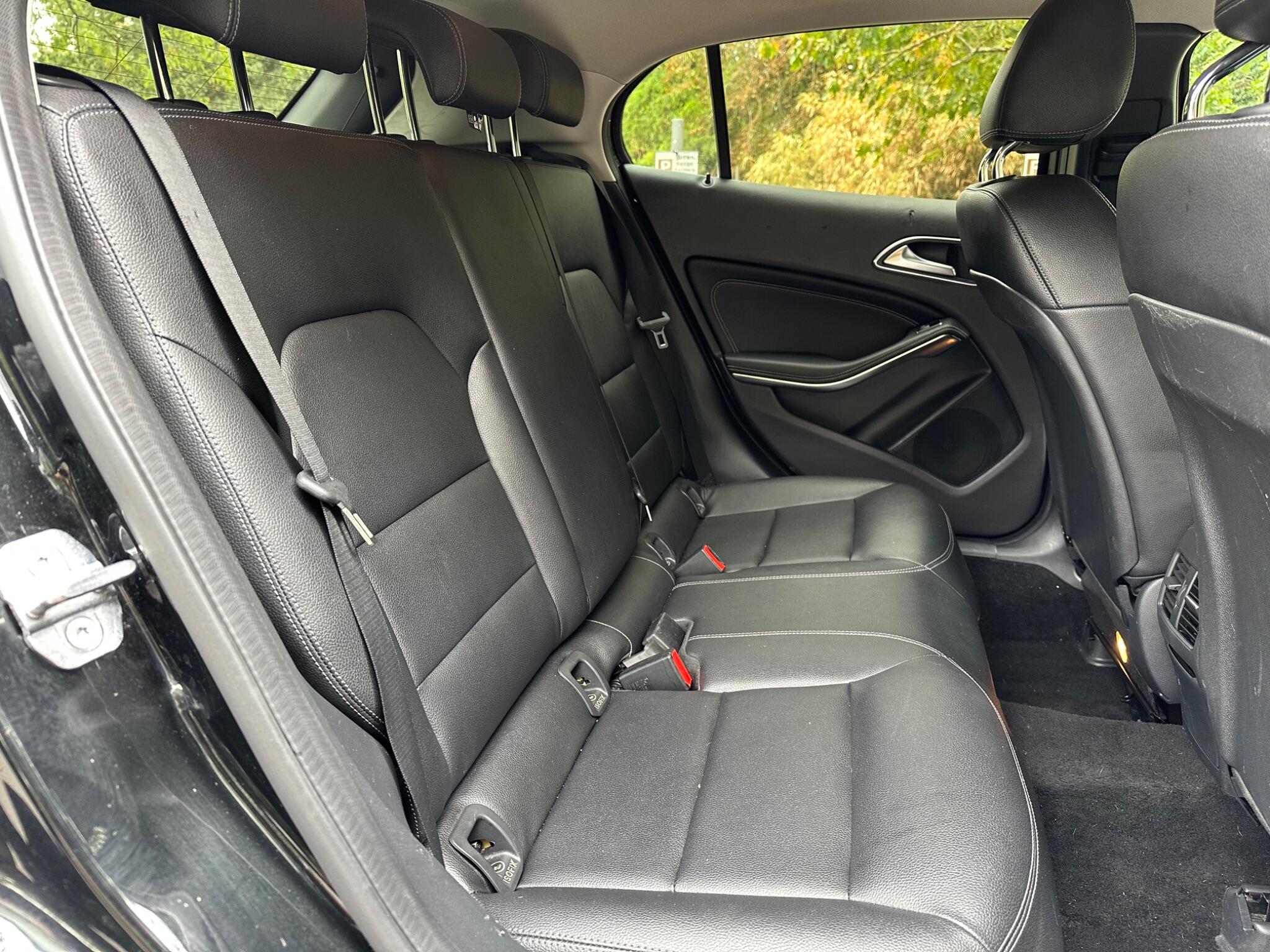 Mercedes-Benz GLA view 17