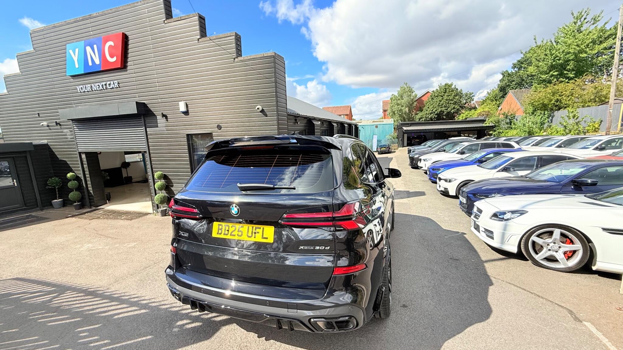 BMW X5 view 10