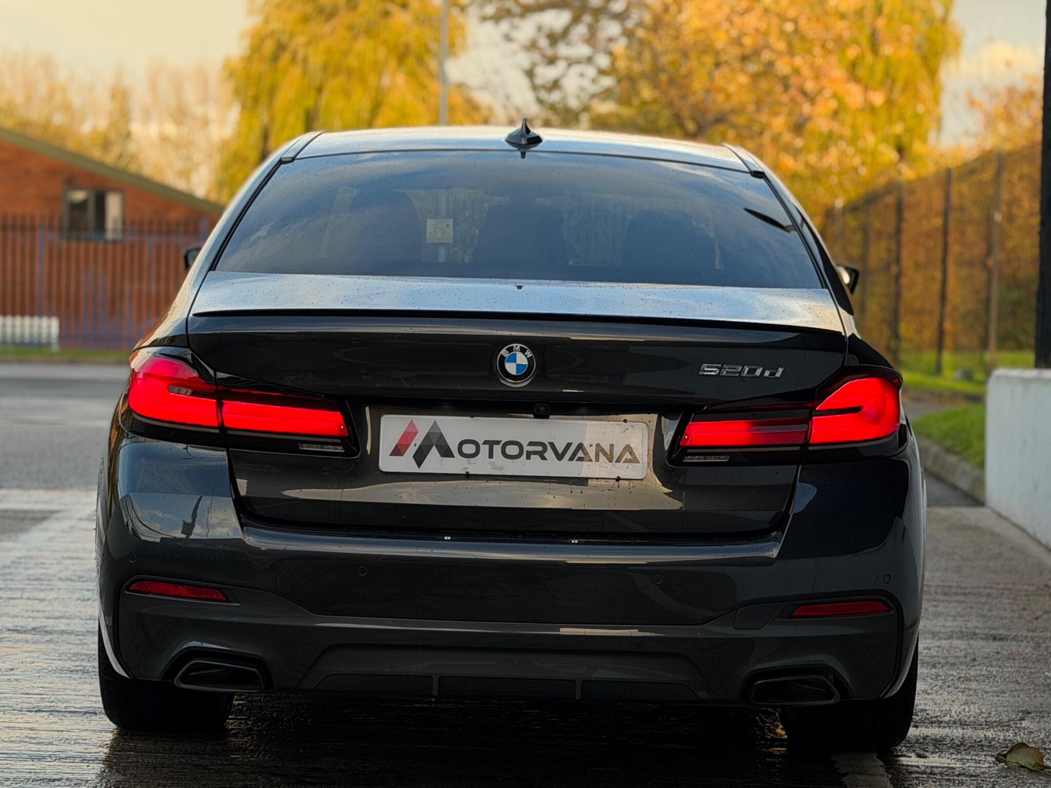 BMW 5 Series view 18