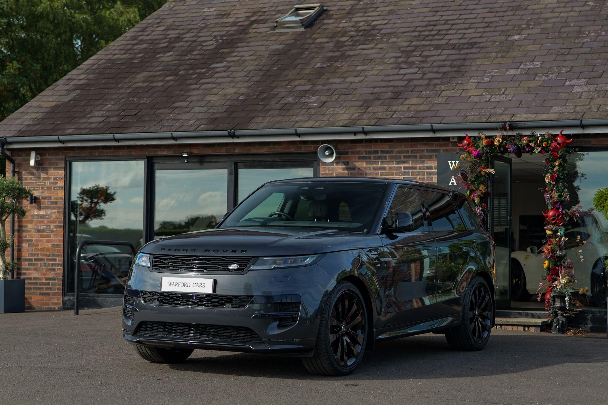 Land Rover Range Rover Sport view 3