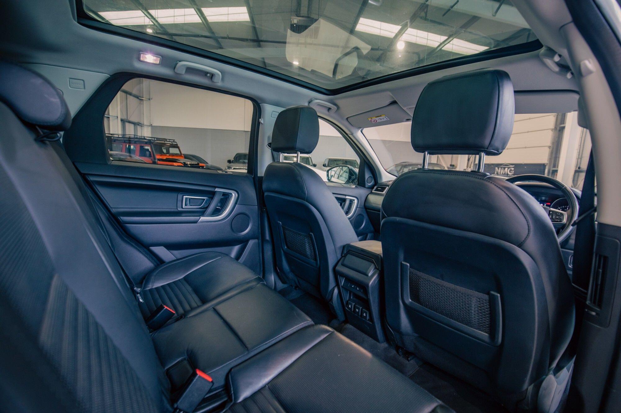 Land Rover Discovery Sport view 8