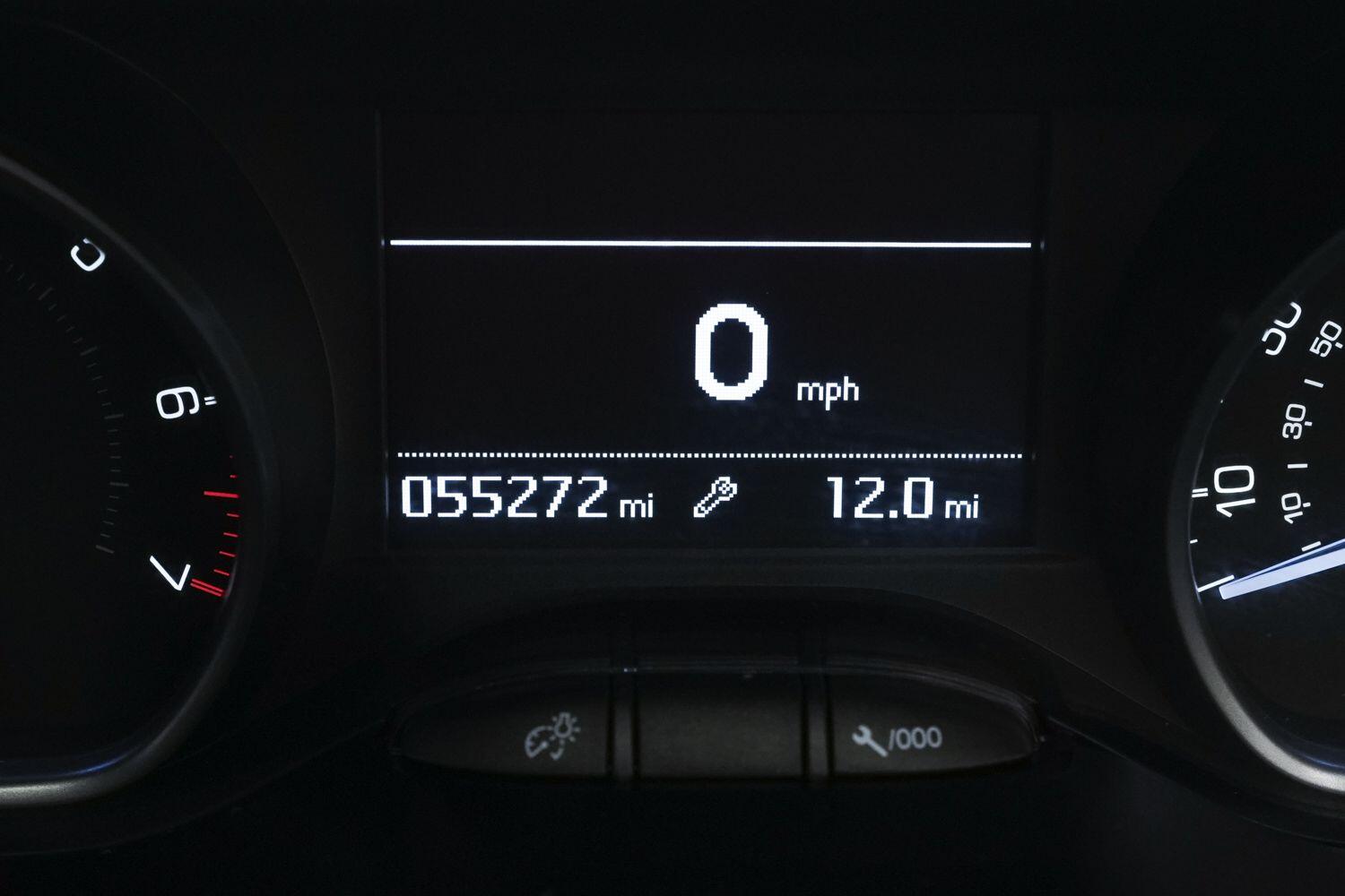 Peugeot 208 view 18