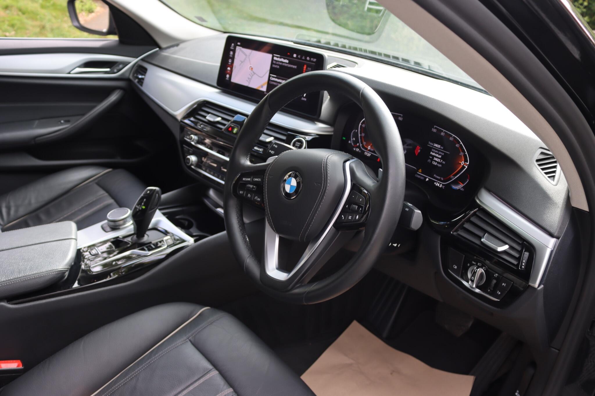 BMW 5 Series view 9
