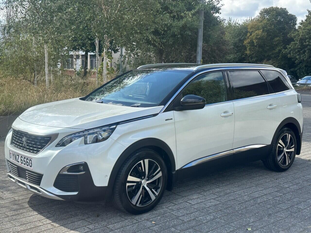 Peugeot 5008 view 10
