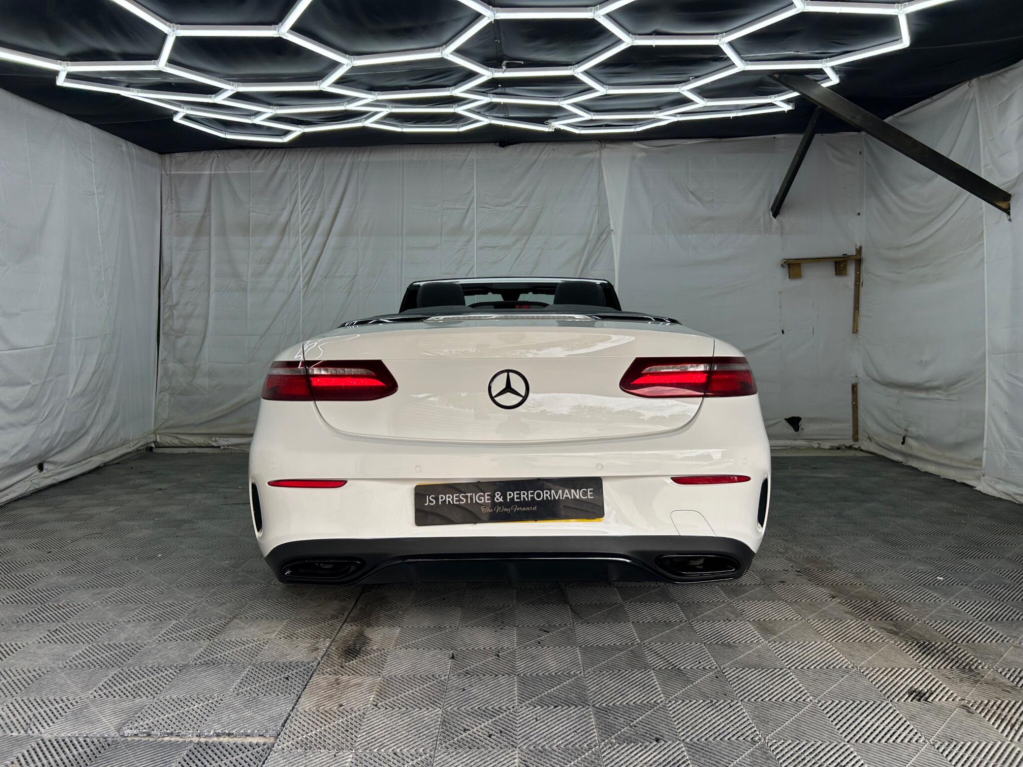 Mercedes-Benz E-Class view 9