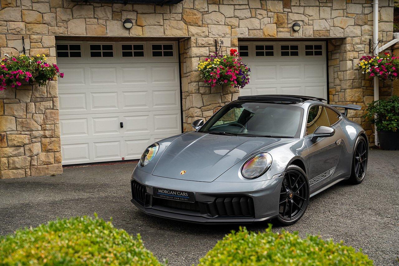 Porsche 911 view 102