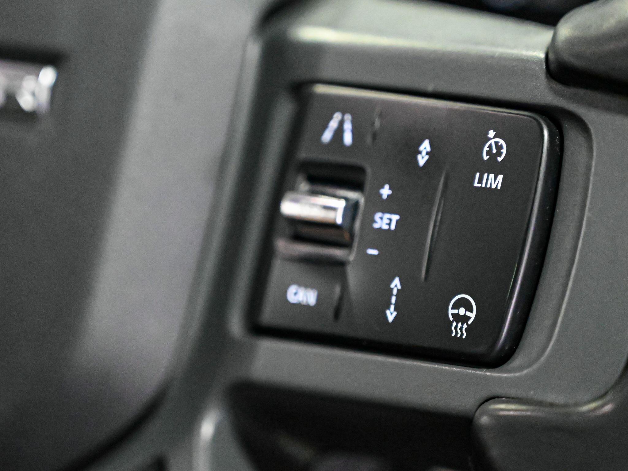 Land Rover Defender view 12