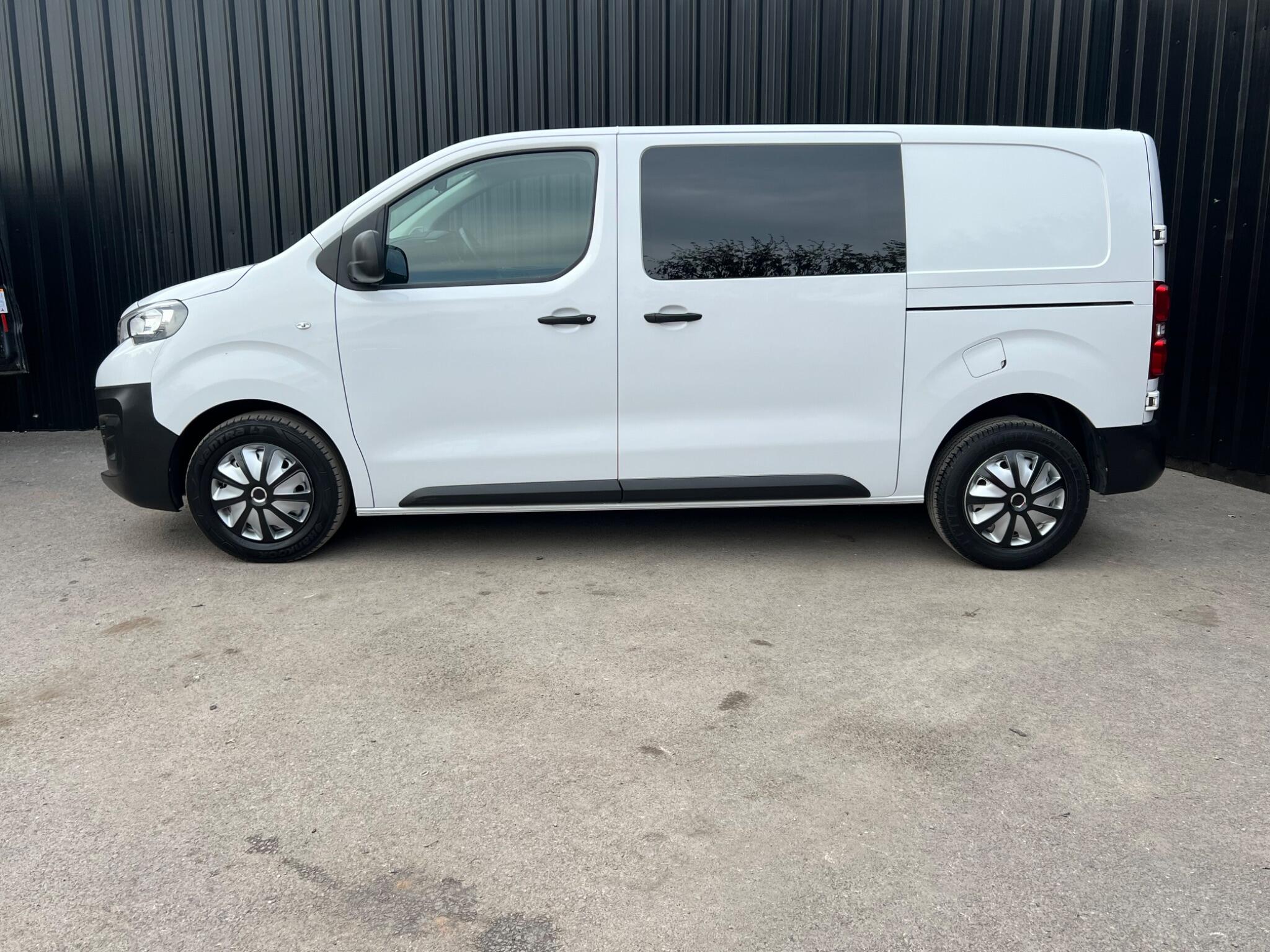 Peugeot Expert view 2