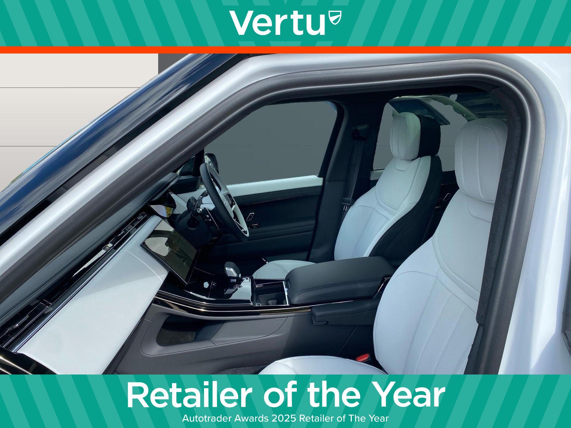 Land Rover Range Rover Sport view 3