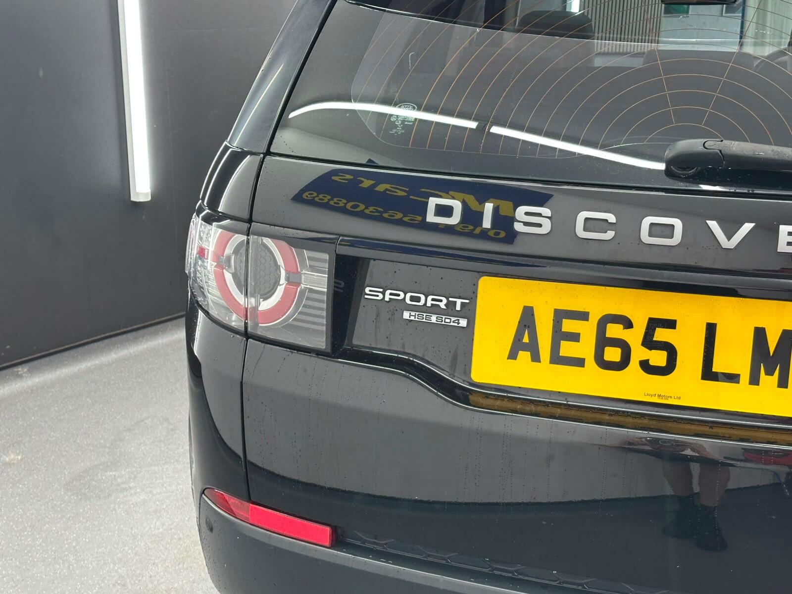 Land Rover Discovery Sport view 12