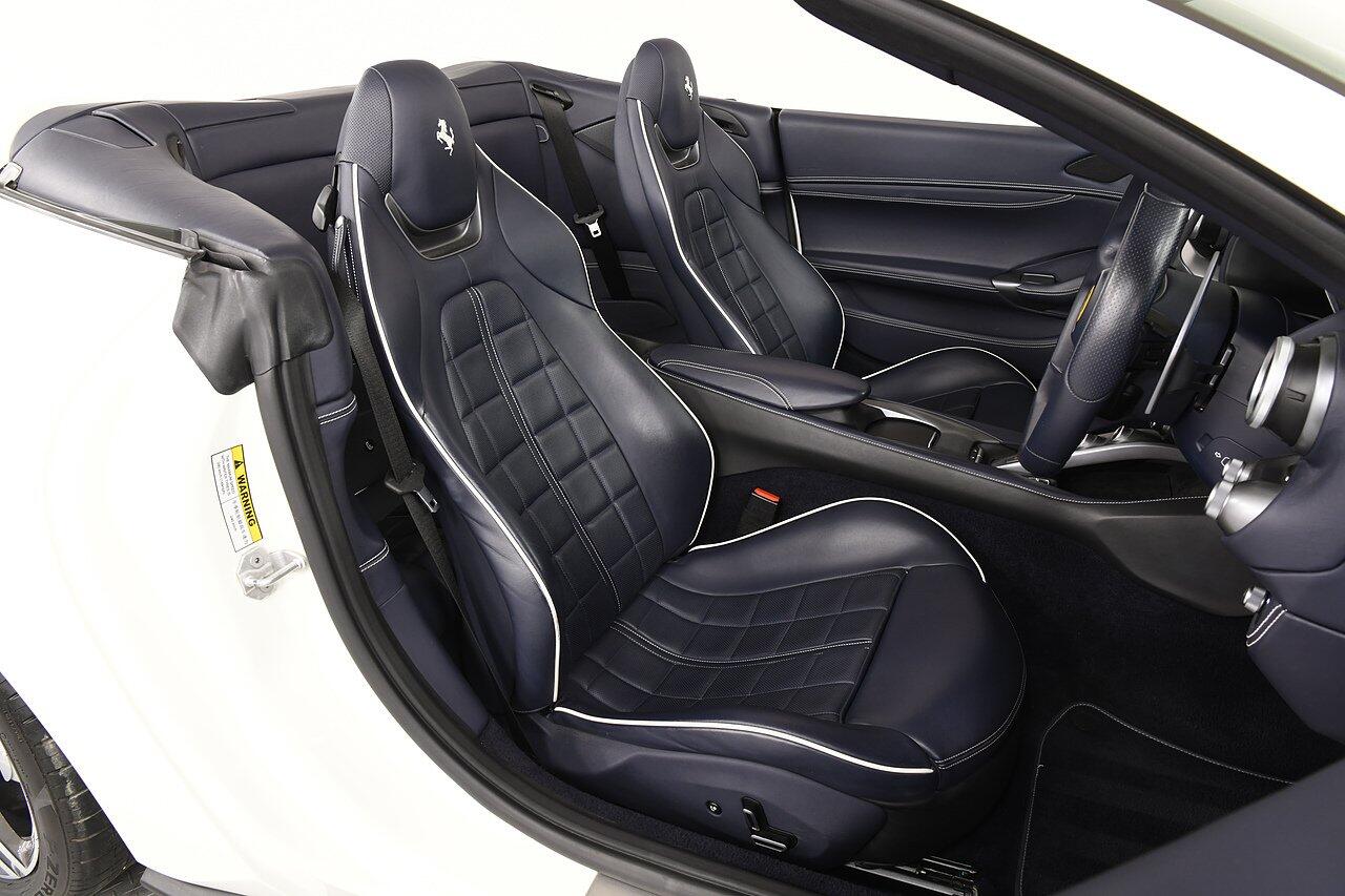 Ferrari Portofino view 7