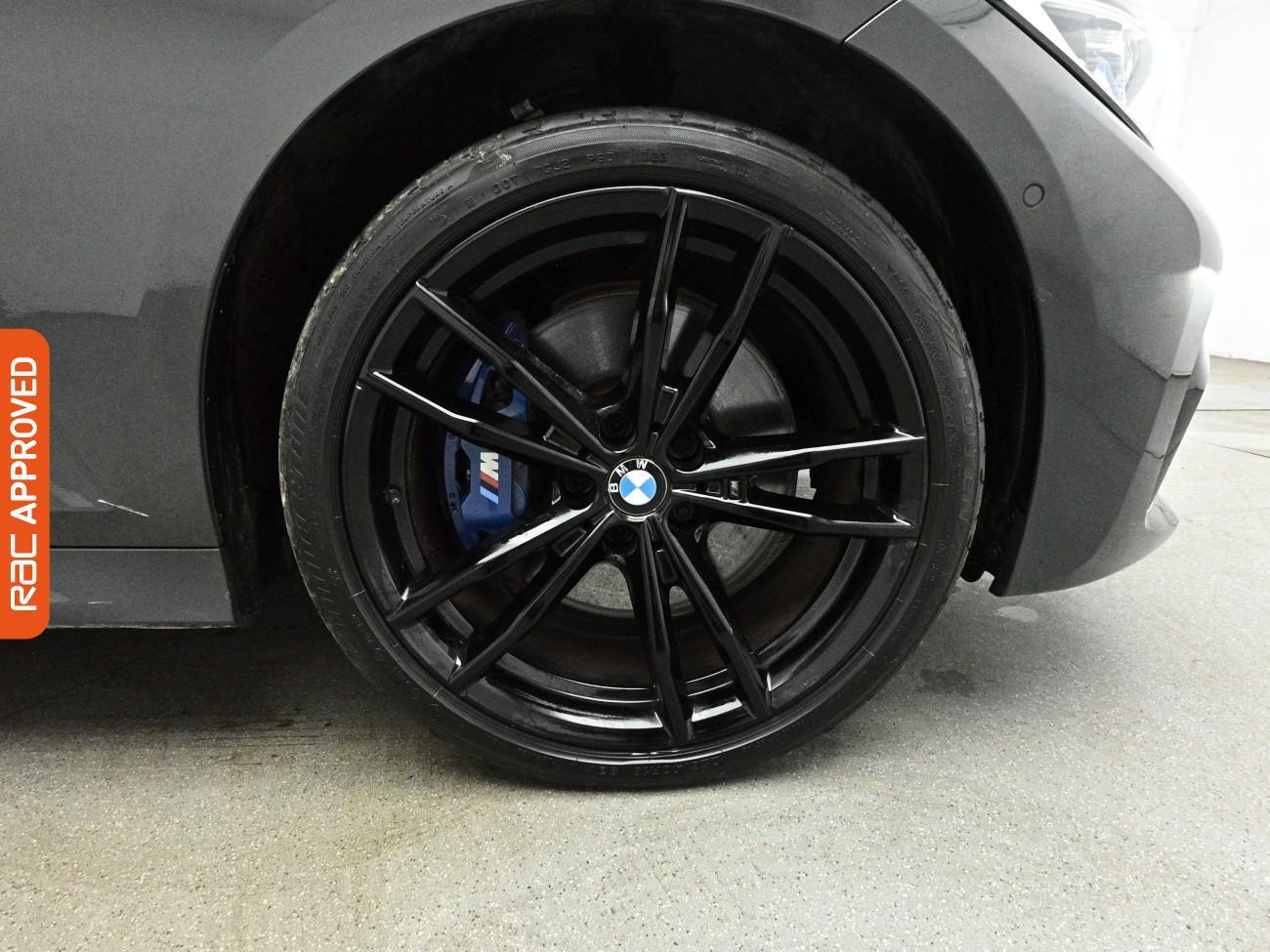 BMW 3 Series view 28