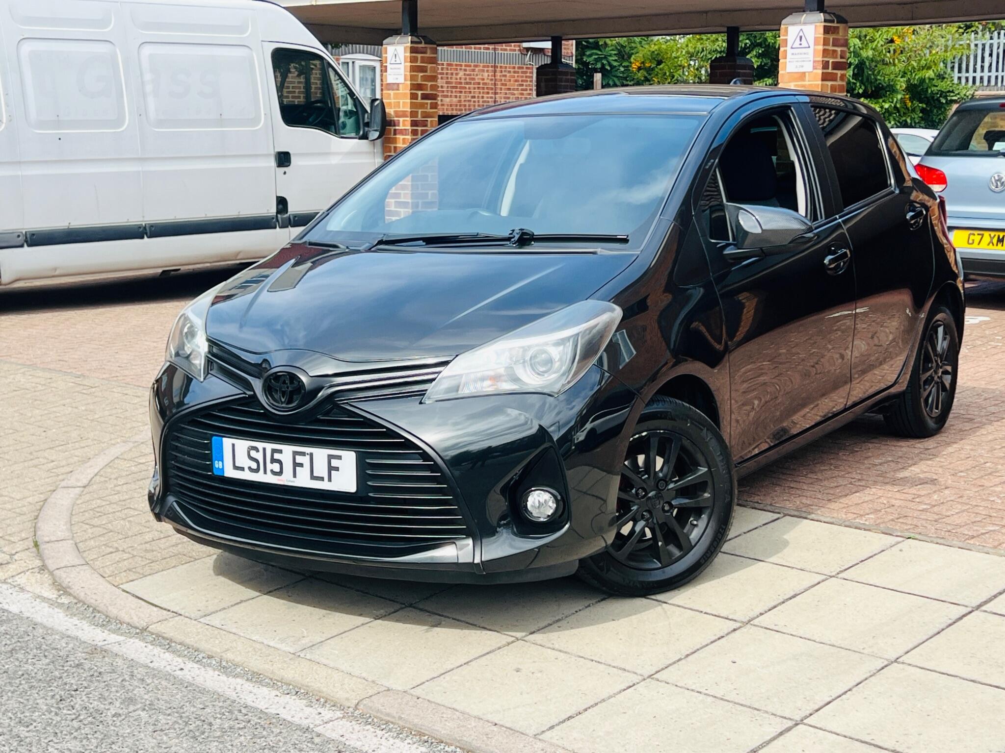 Toyota Yaris view 3