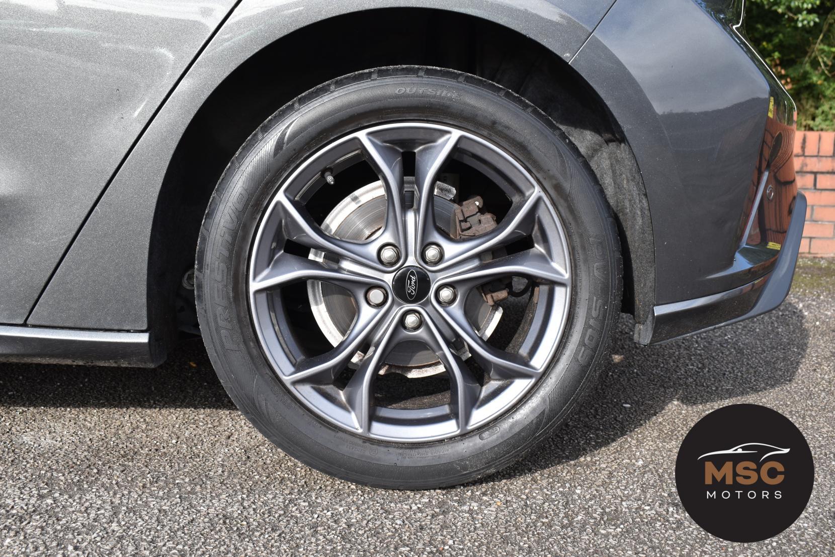 Ford Focus view 27