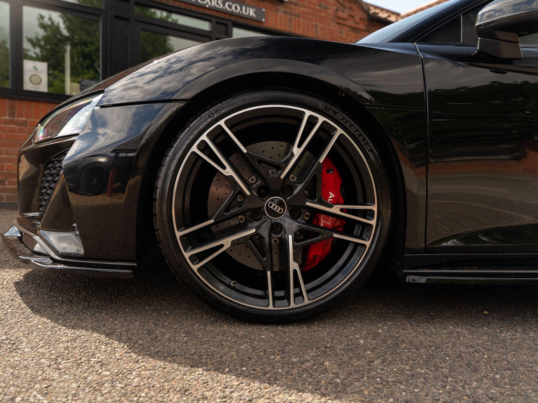 Audi R8 view 38