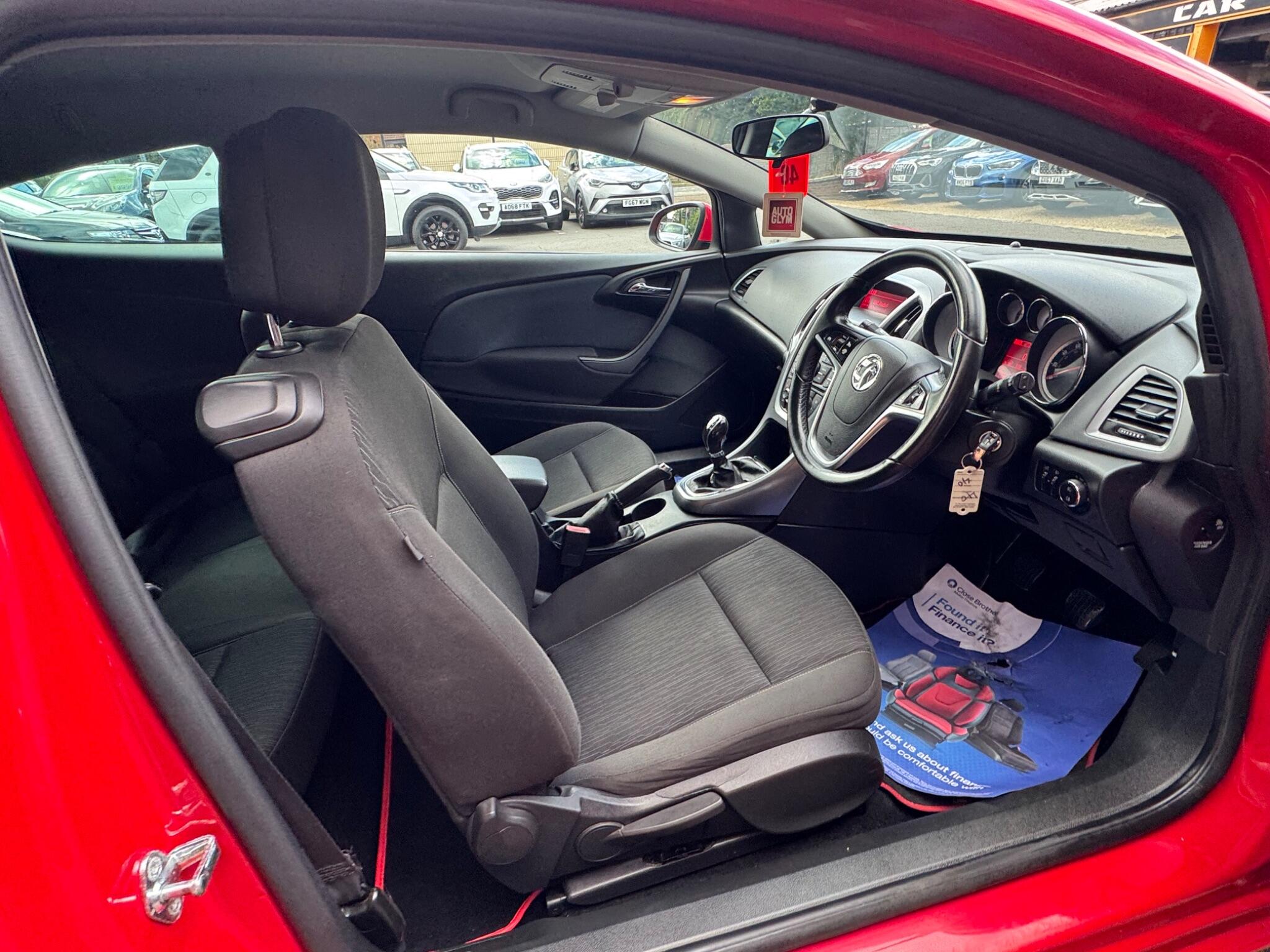 Vauxhall Astra GTC view 11