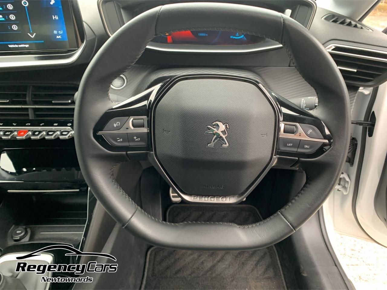 Peugeot 208 view 40