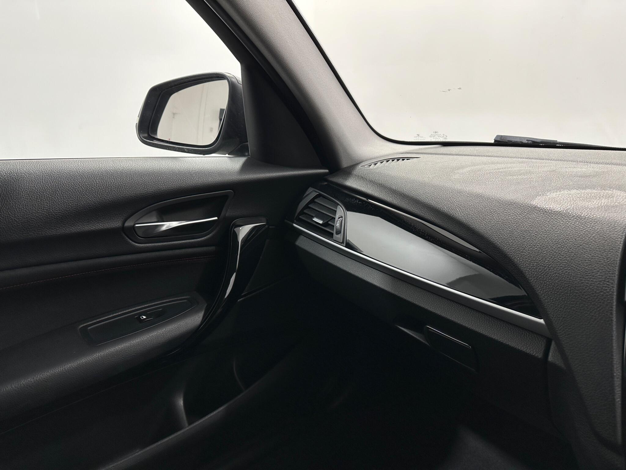 BMW 1 Series view 27