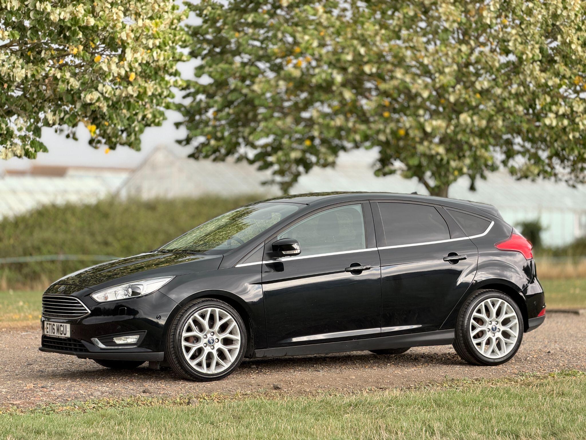 Ford Focus view 16