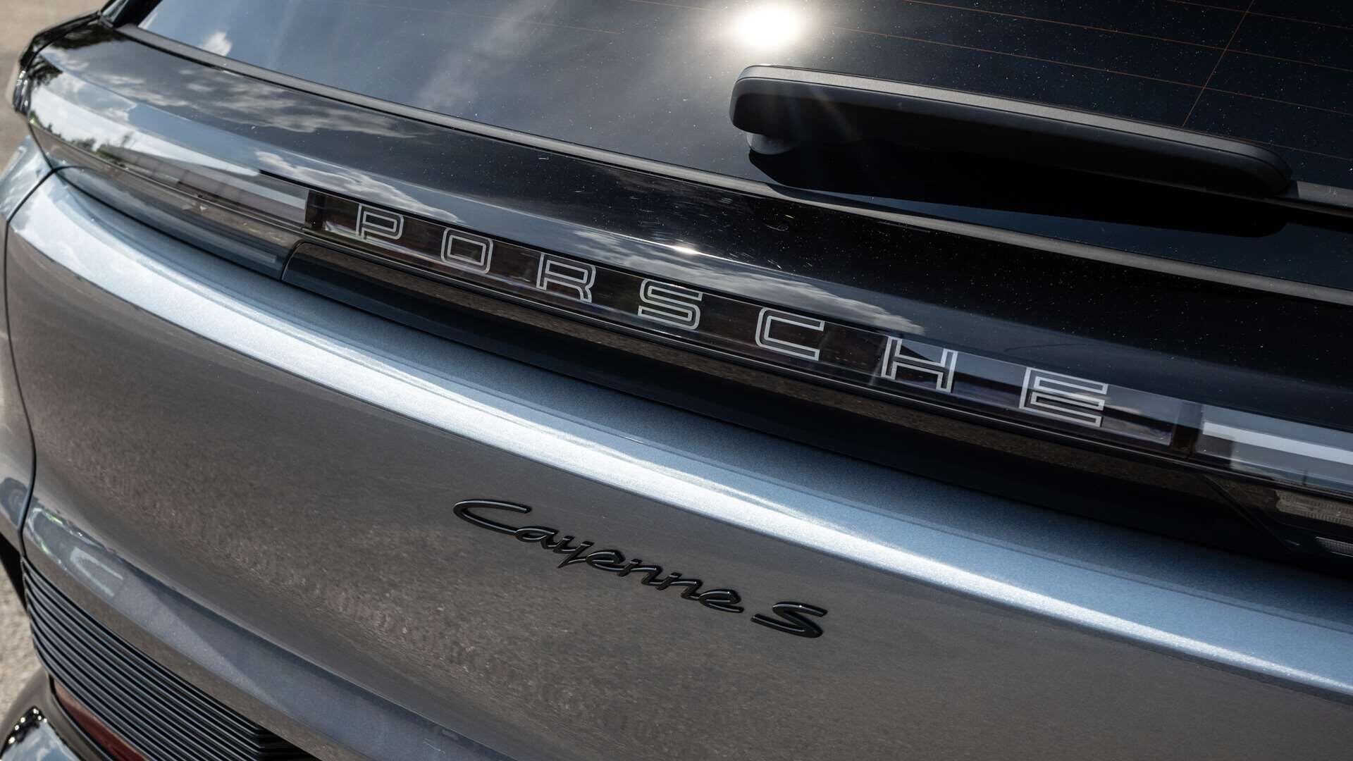 Porsche Cayenne view 12