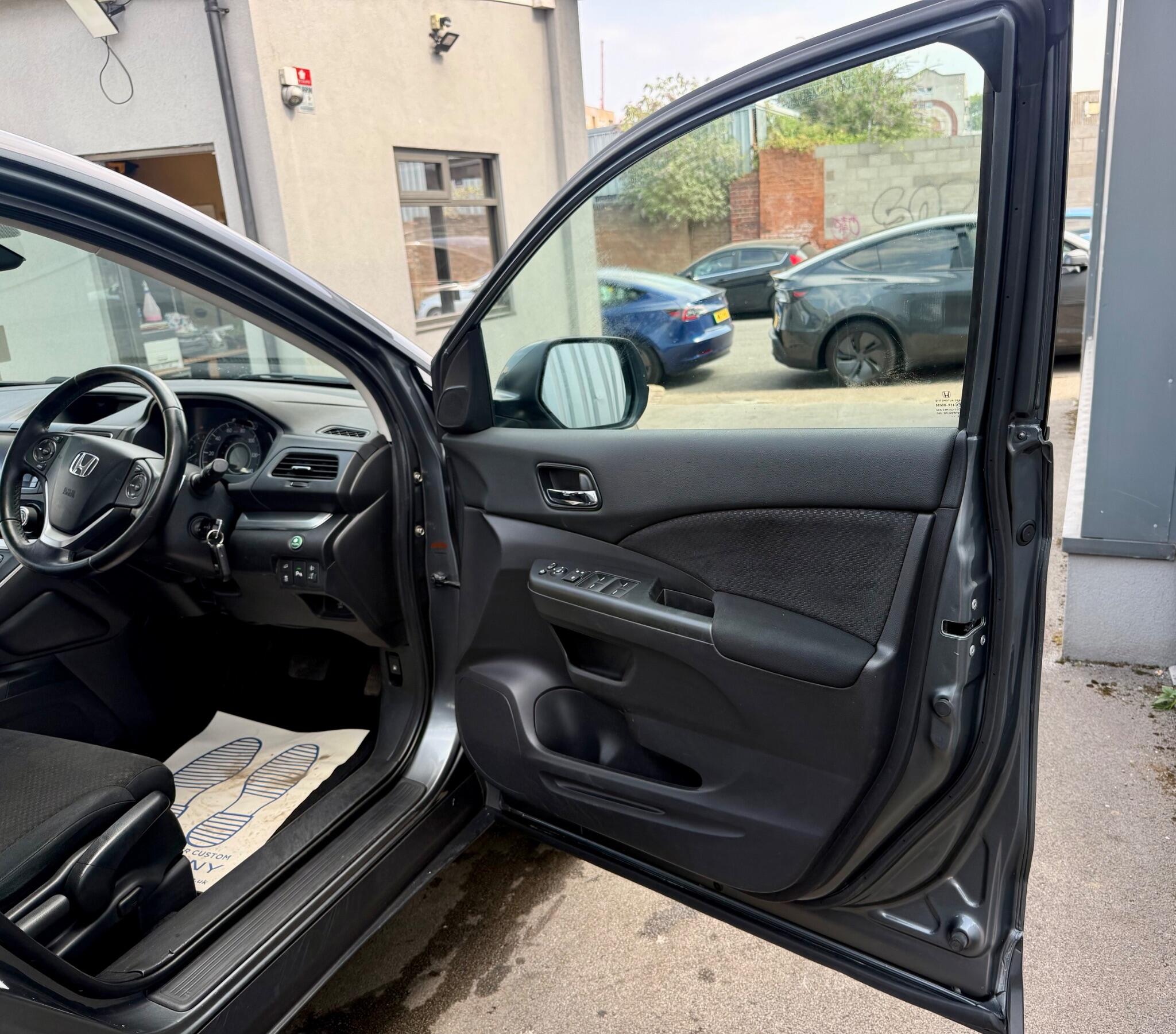 Honda CR-V view 14