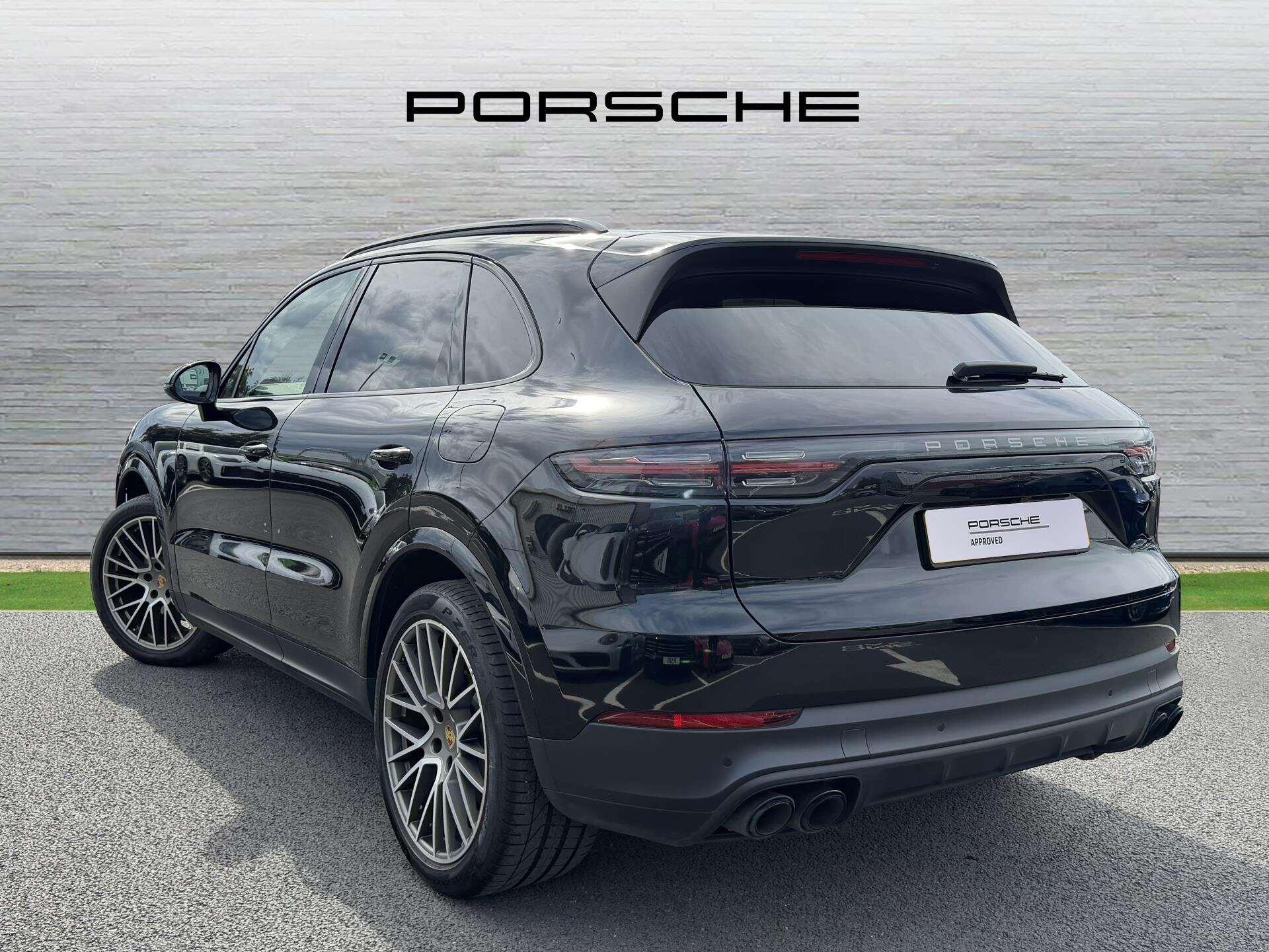 Porsche Cayenne view 4