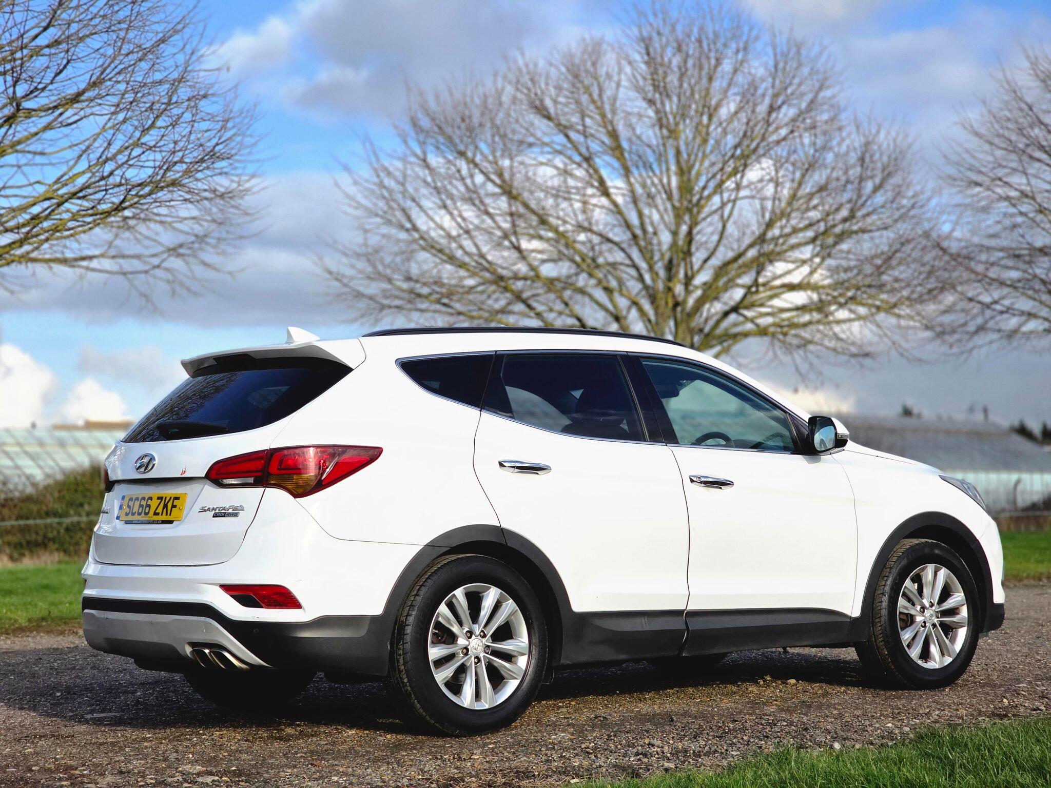 Hyundai Santa Fe view 16