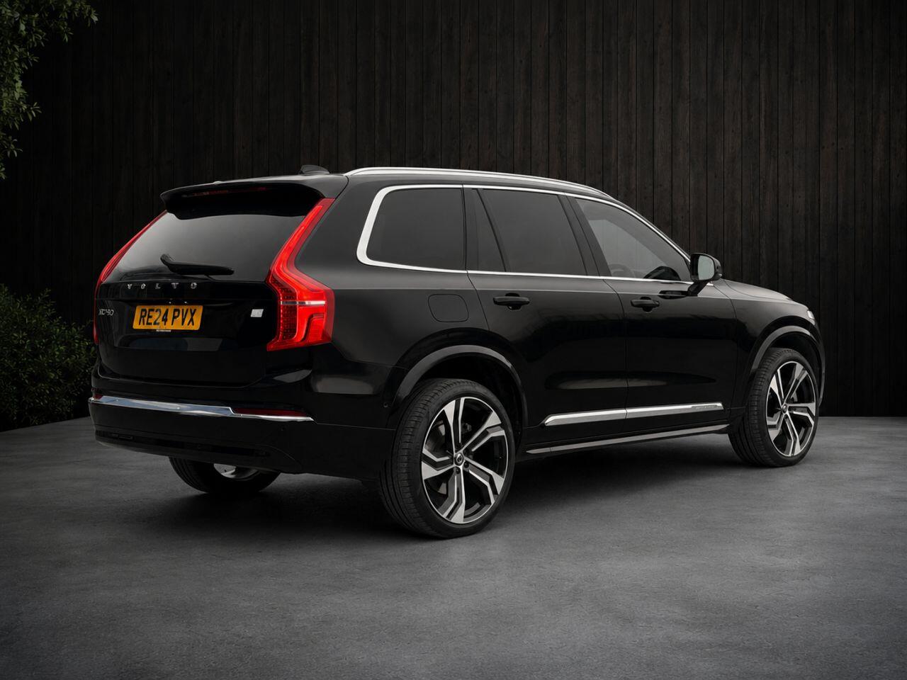 Volvo XC90 view 11