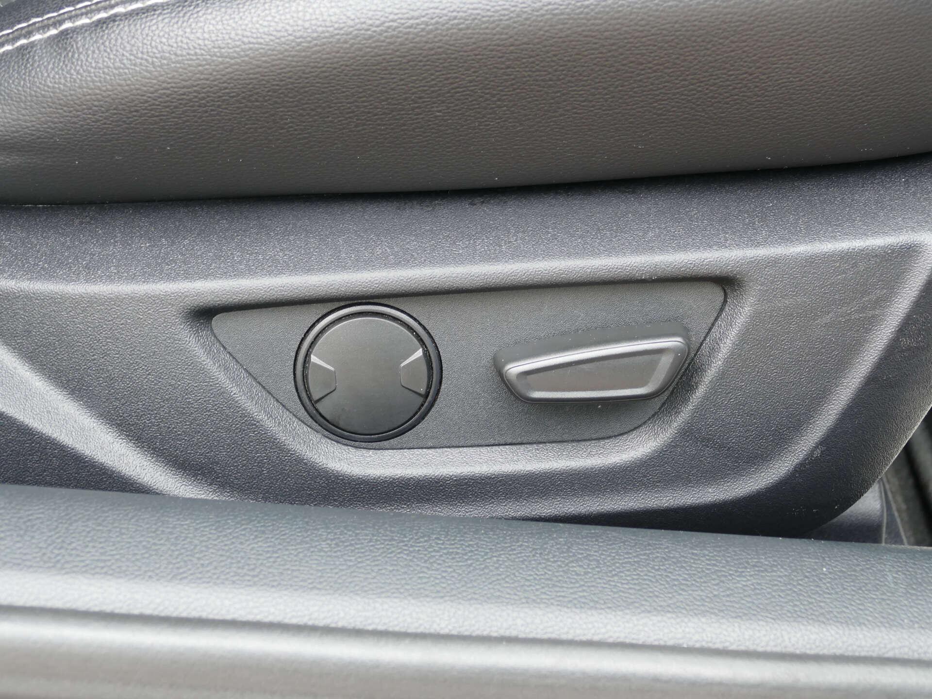 Ford Mustang view 28