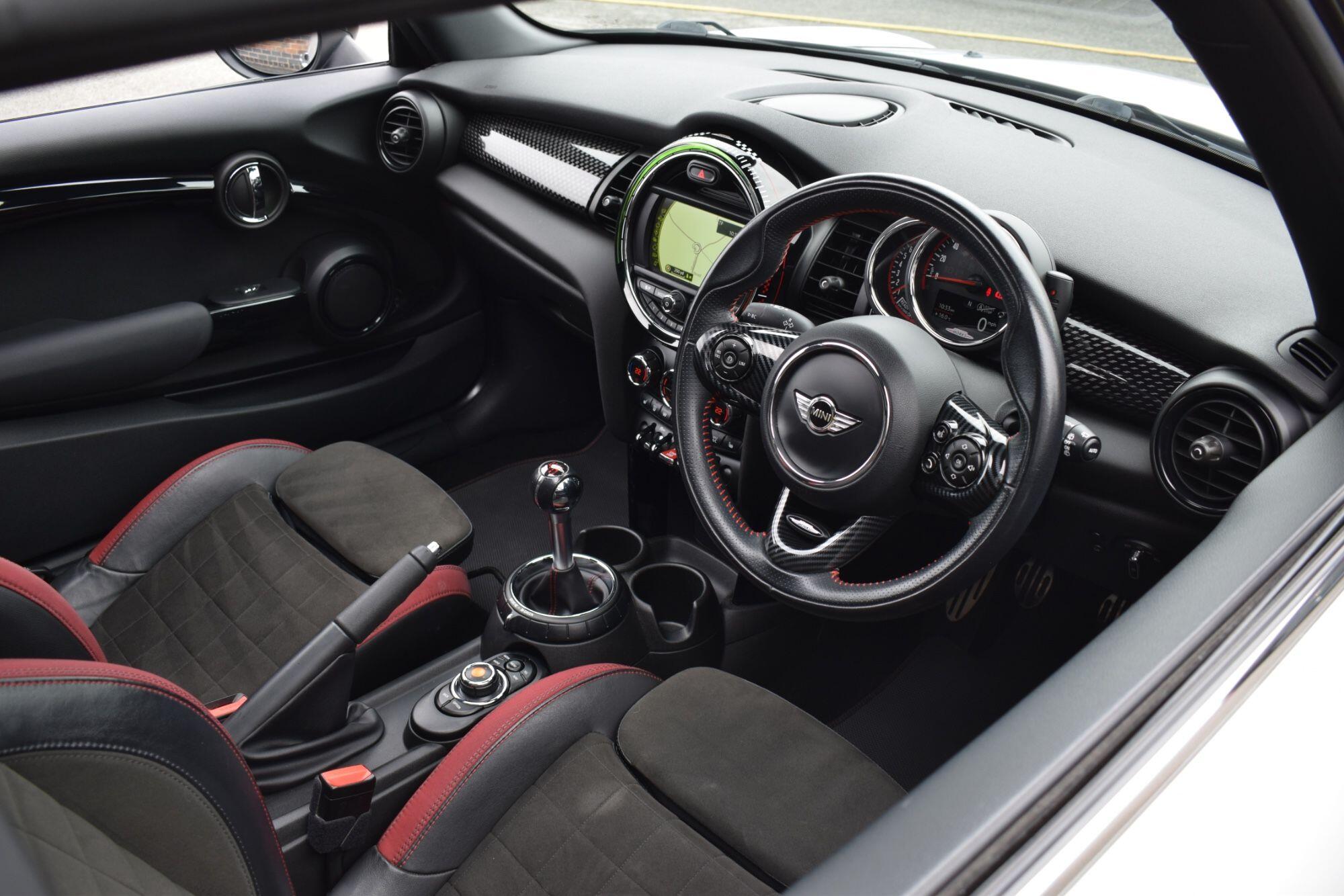 Mini Hatch view 3