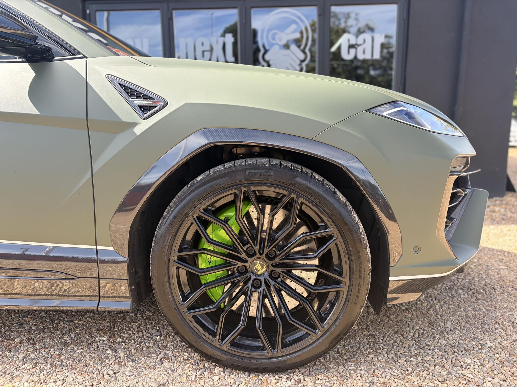 Lamborghini Urus view 19